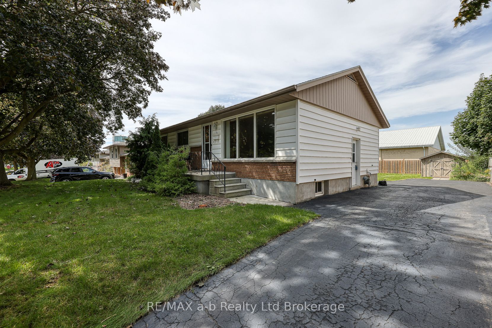26 Glenn Avenue Property Photo 4