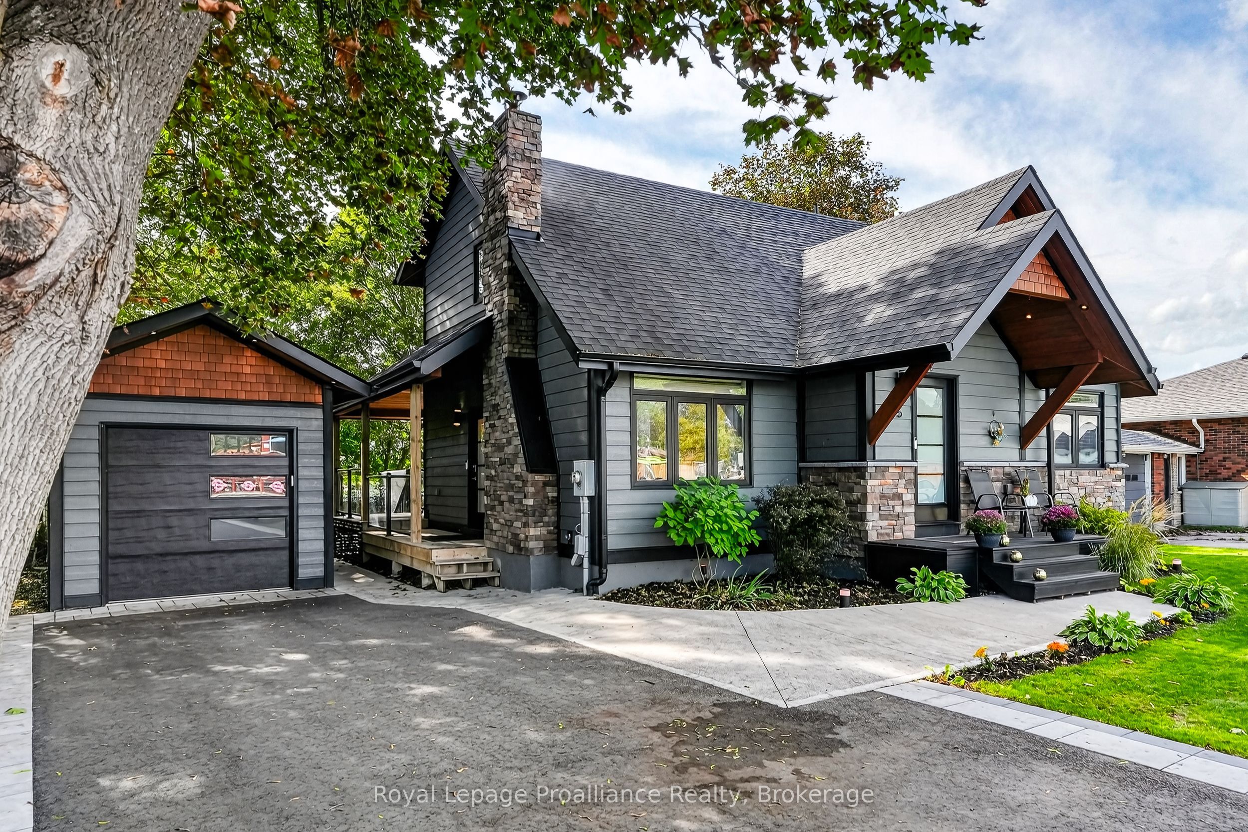 5 Carleton Boulevard Property Photo 1