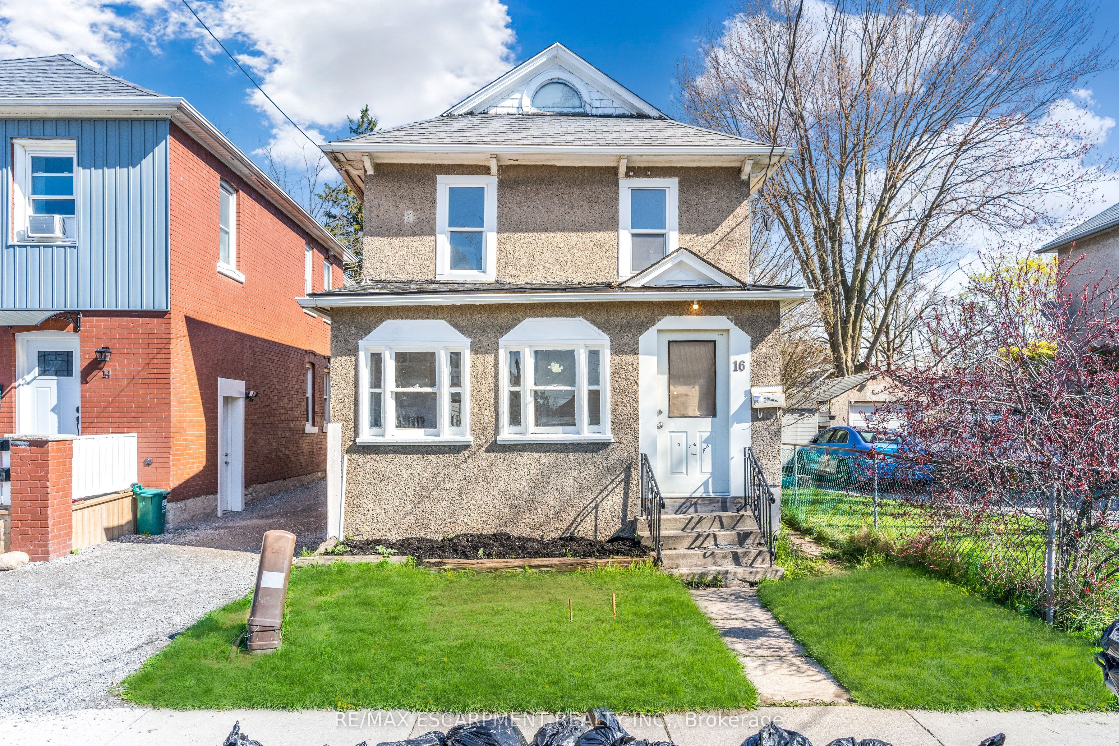 16 Albert Street Property Photo 1