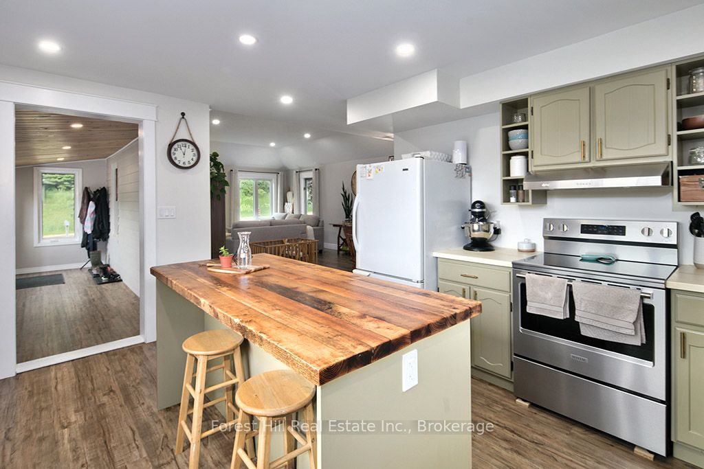 350 Main Street Property Photo 10