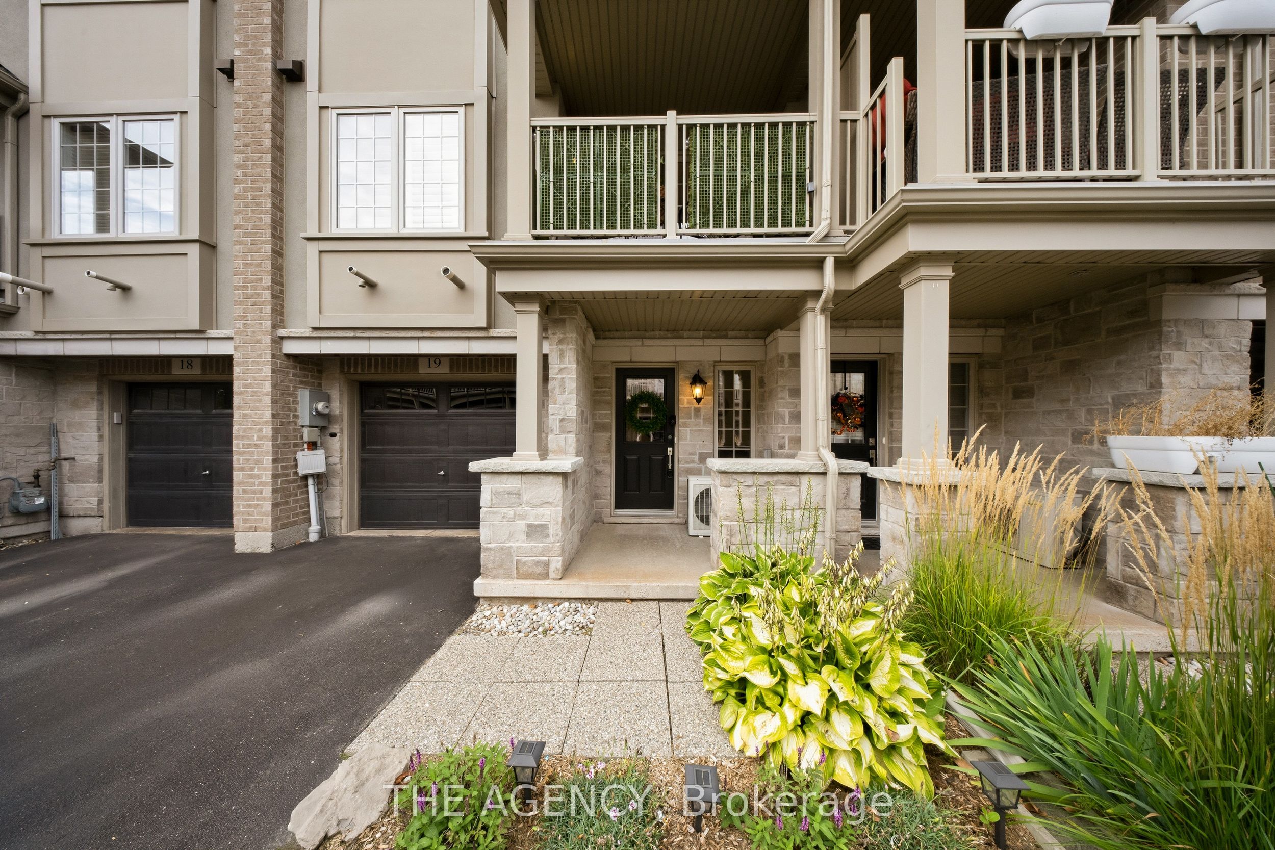 215 Dundas Street E 19 Property Photo 1