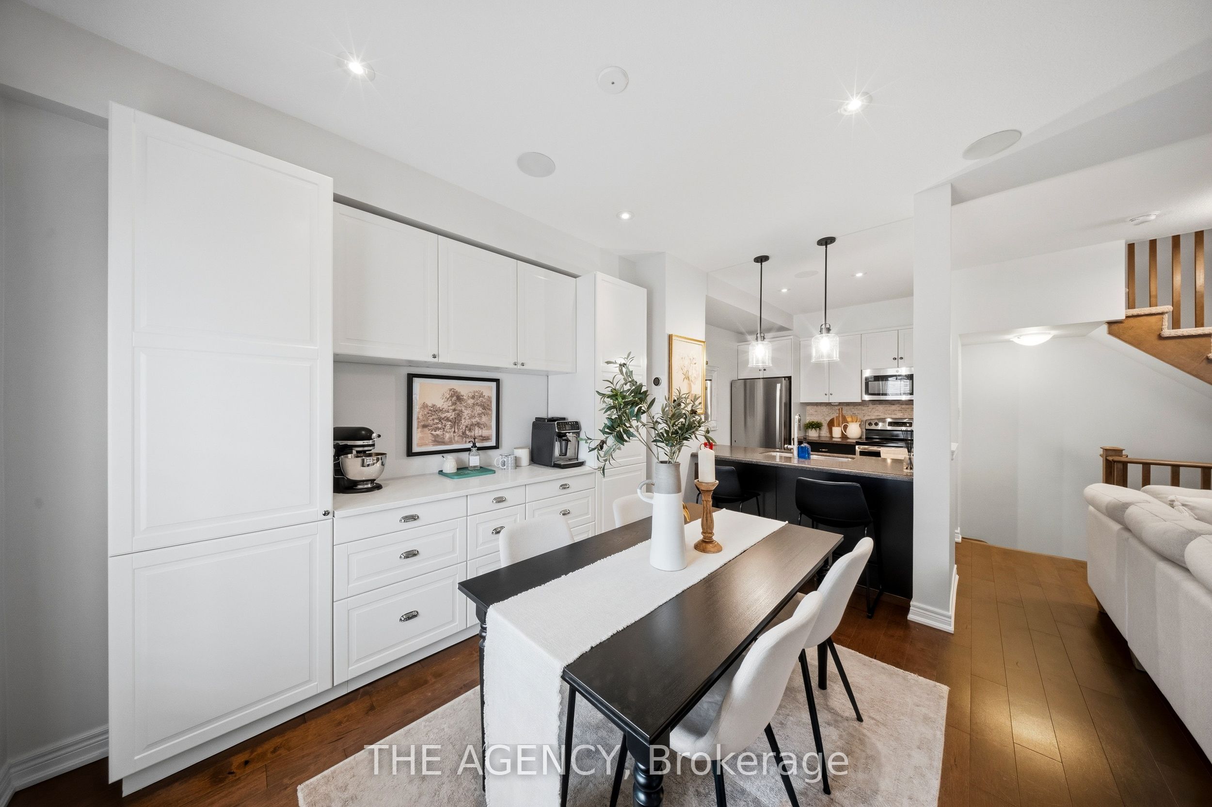 215 Dundas Street E 19 Property Photo 12
