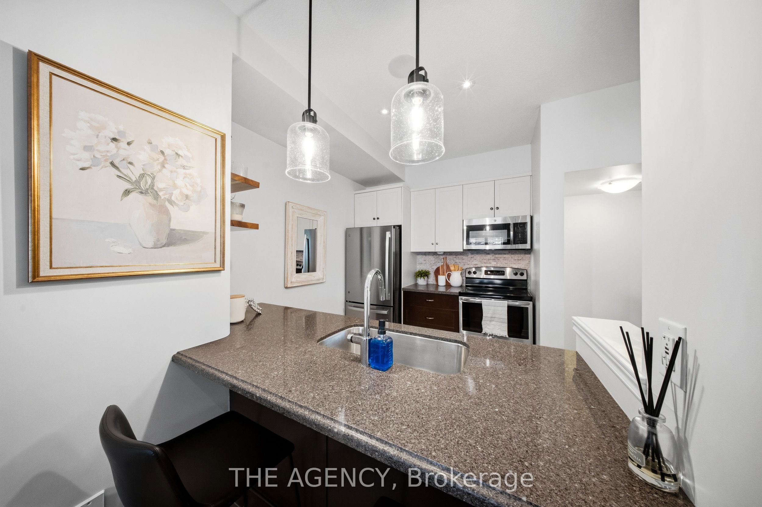 215 Dundas Street E 19 Property Photo 15