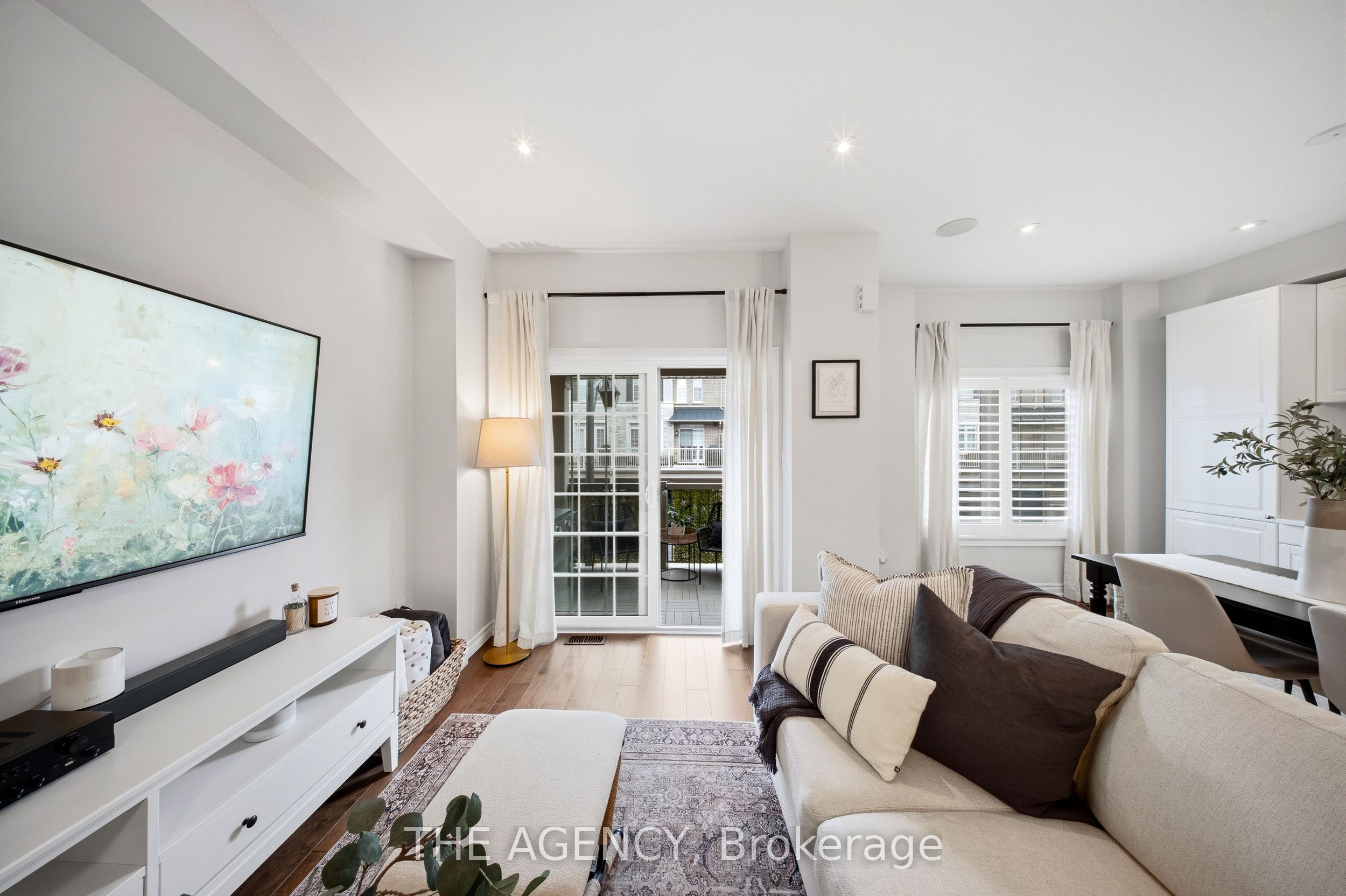 215 Dundas Street E 19 Property Photo 17