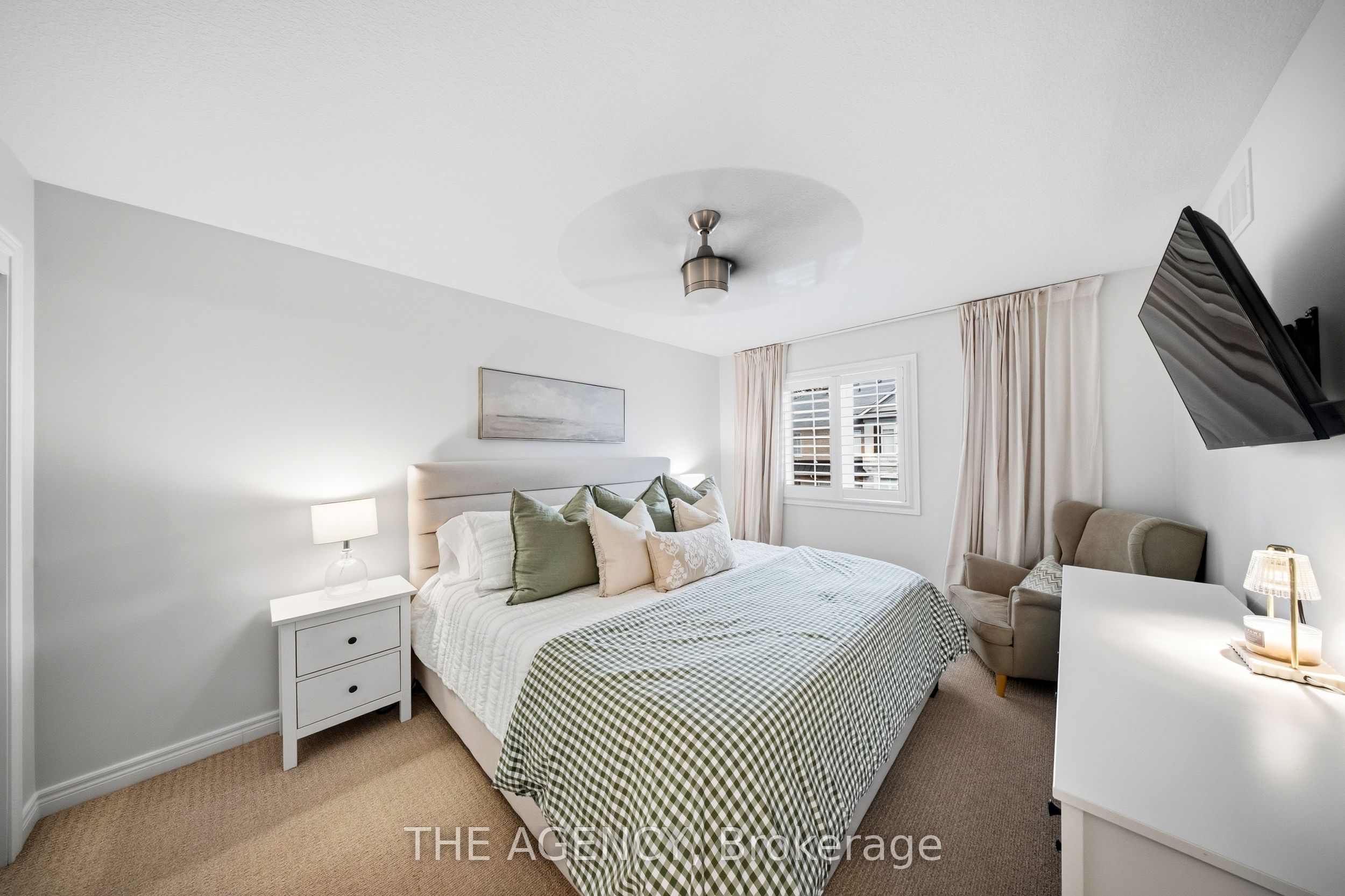 215 Dundas Street E 19 Property Photo 19