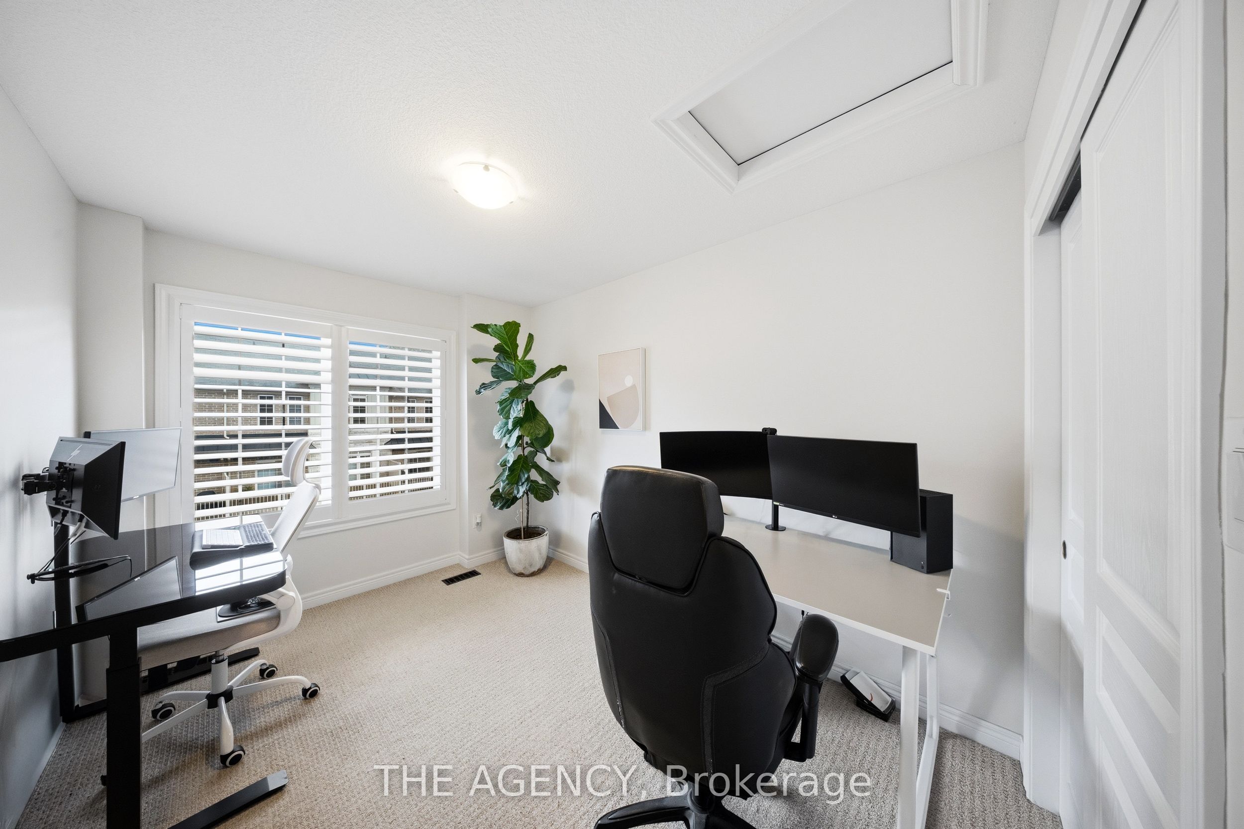 215 Dundas Street E 19 Property Photo 23