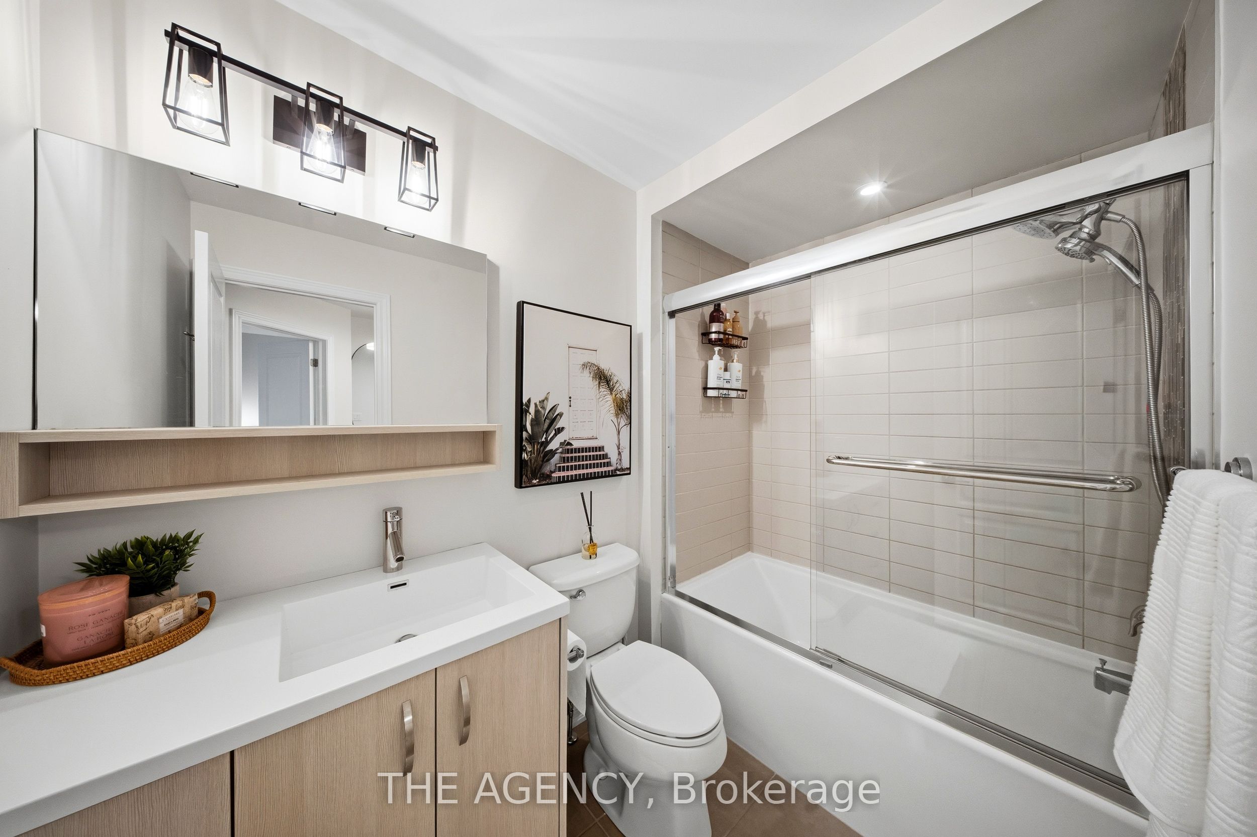 215 Dundas Street E 19 Property Photo 25