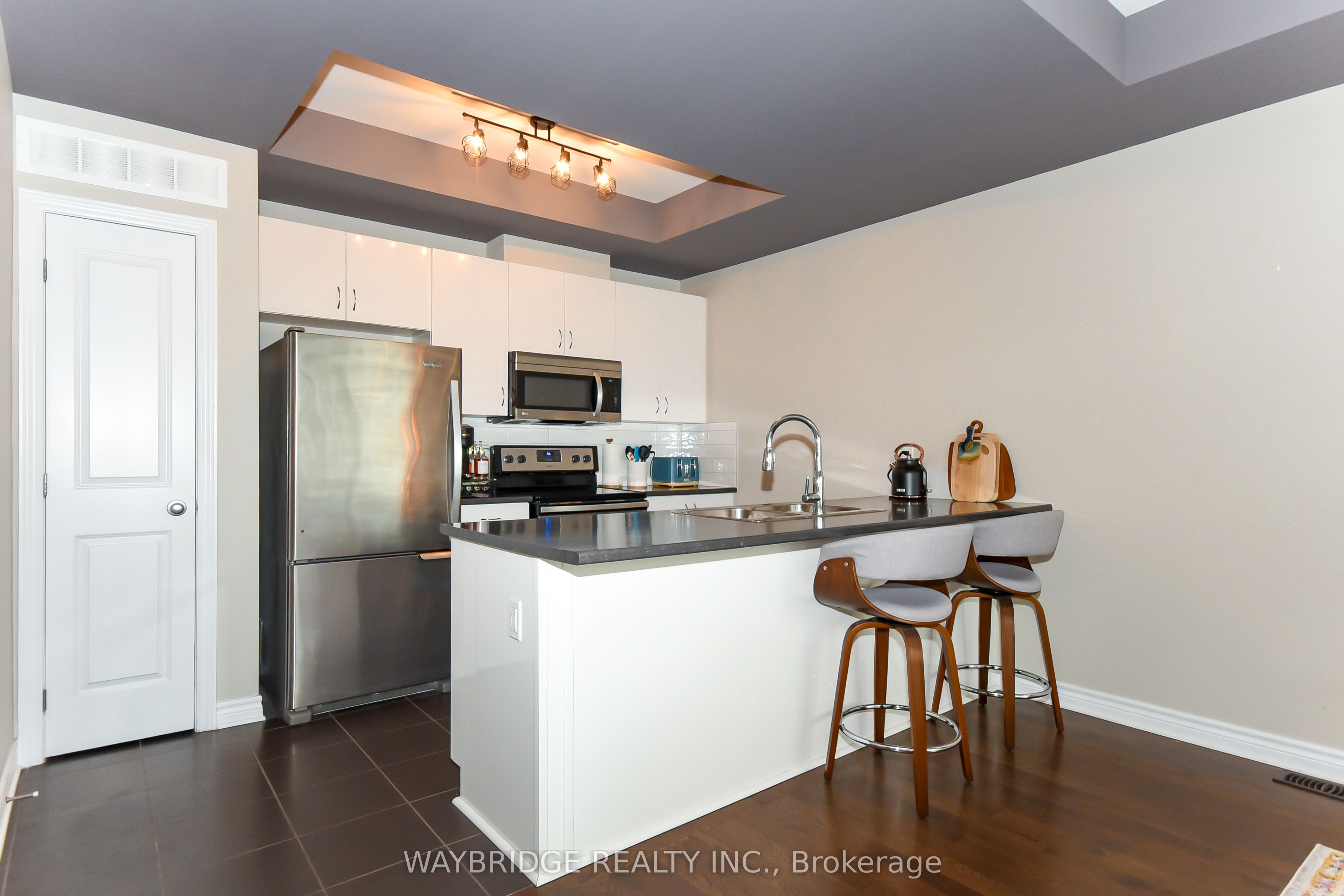873 Kilbirnie Drive Property Photo 8