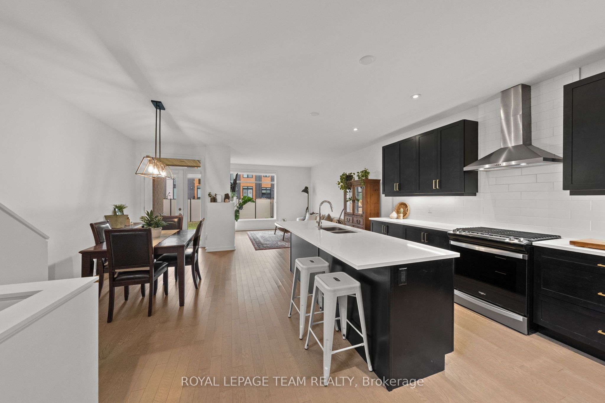 1037 Eider Street Property Photo 4