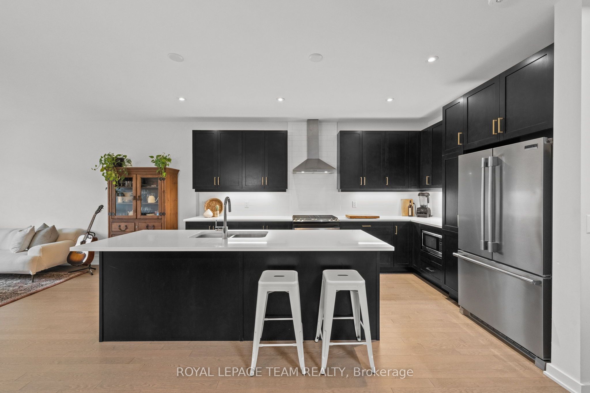 1037 Eider Street Property Photo 6
