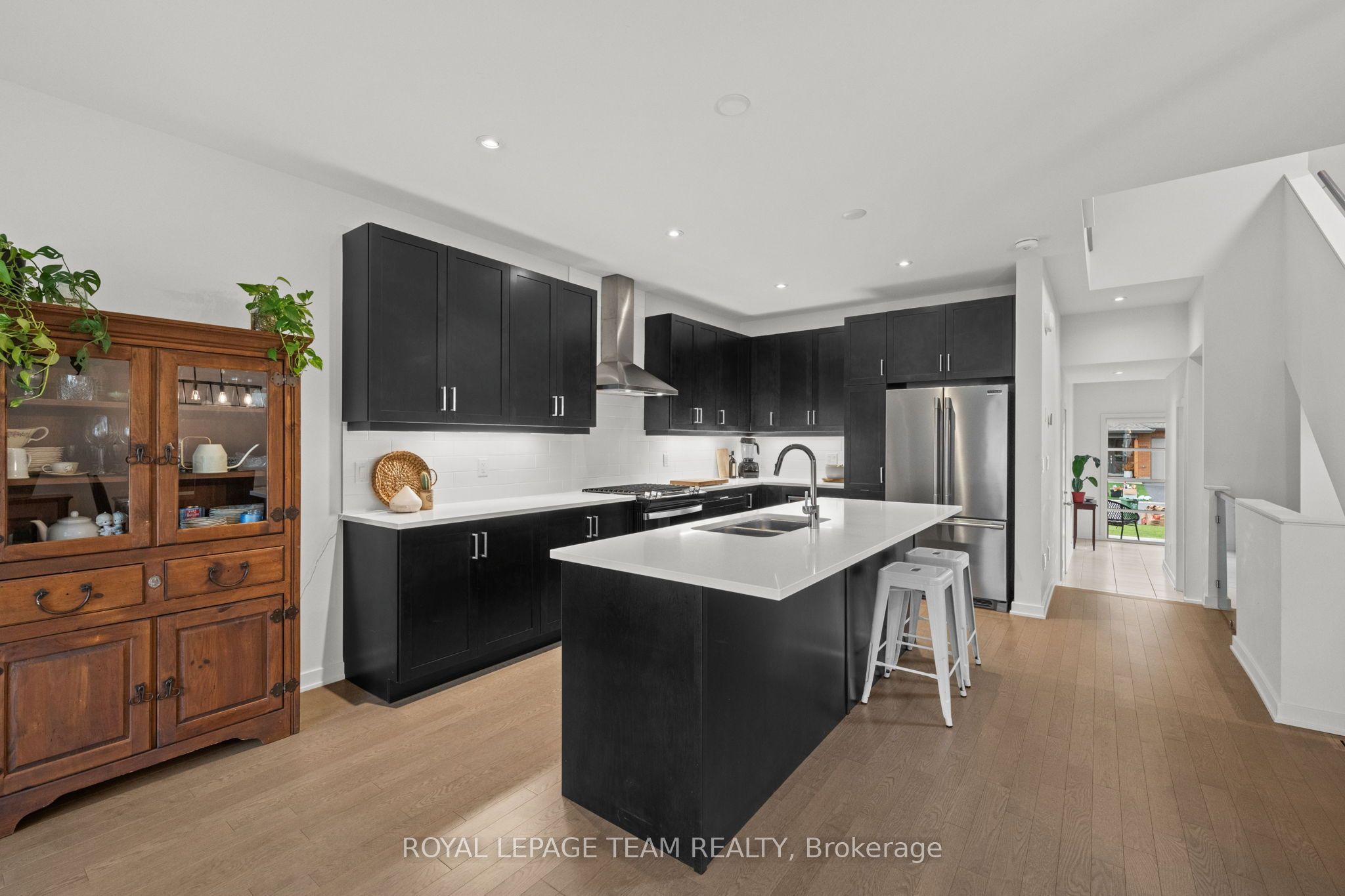 1037 Eider Street Property Photo 7