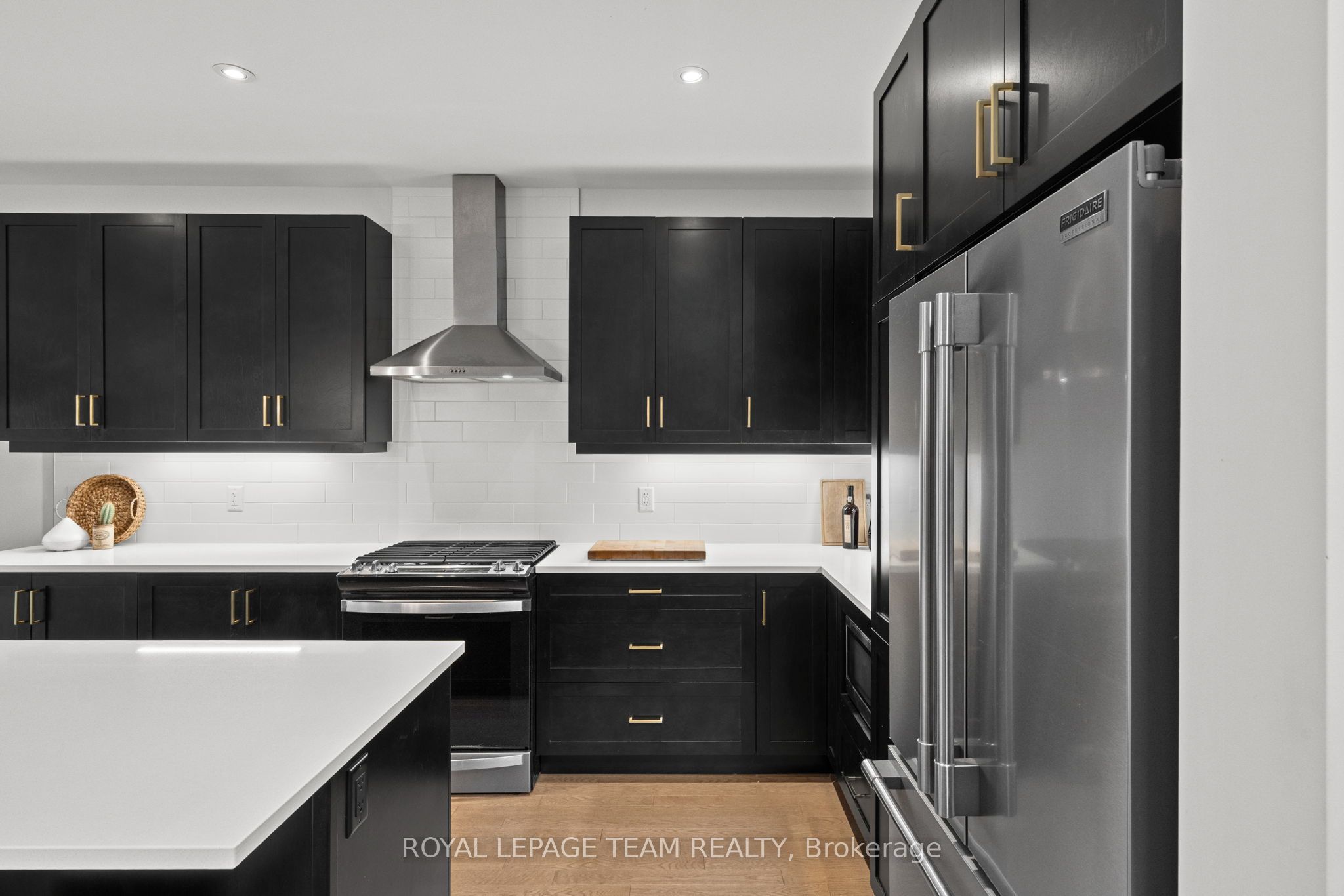 1037 Eider Street Property Photo 11