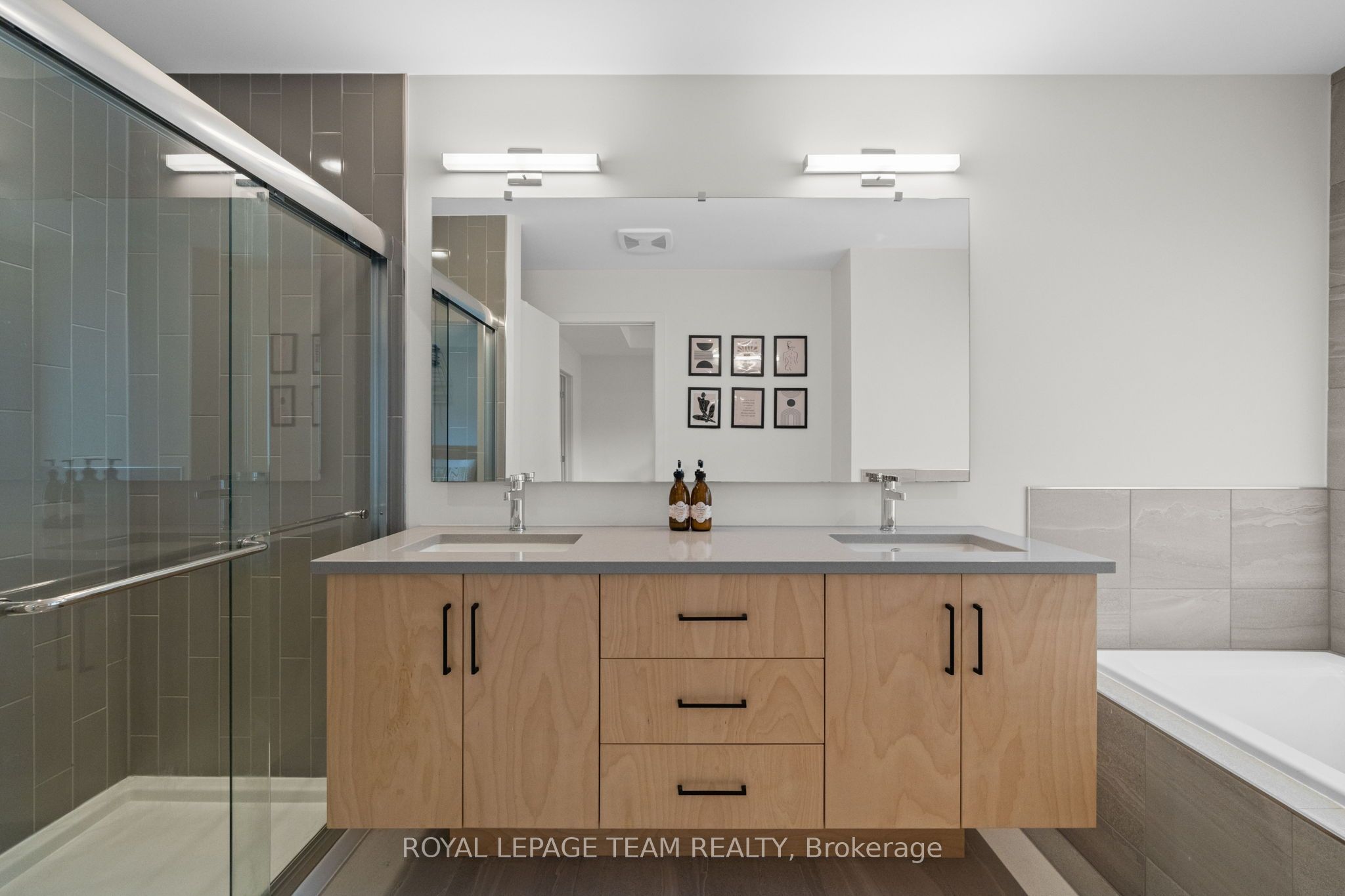 1037 Eider Street Property Photo 29