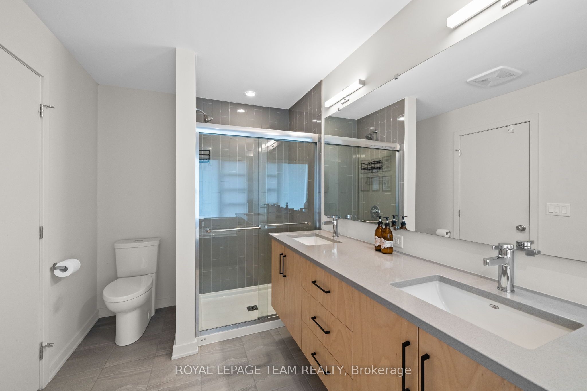 1037 Eider Street Property Photo 30