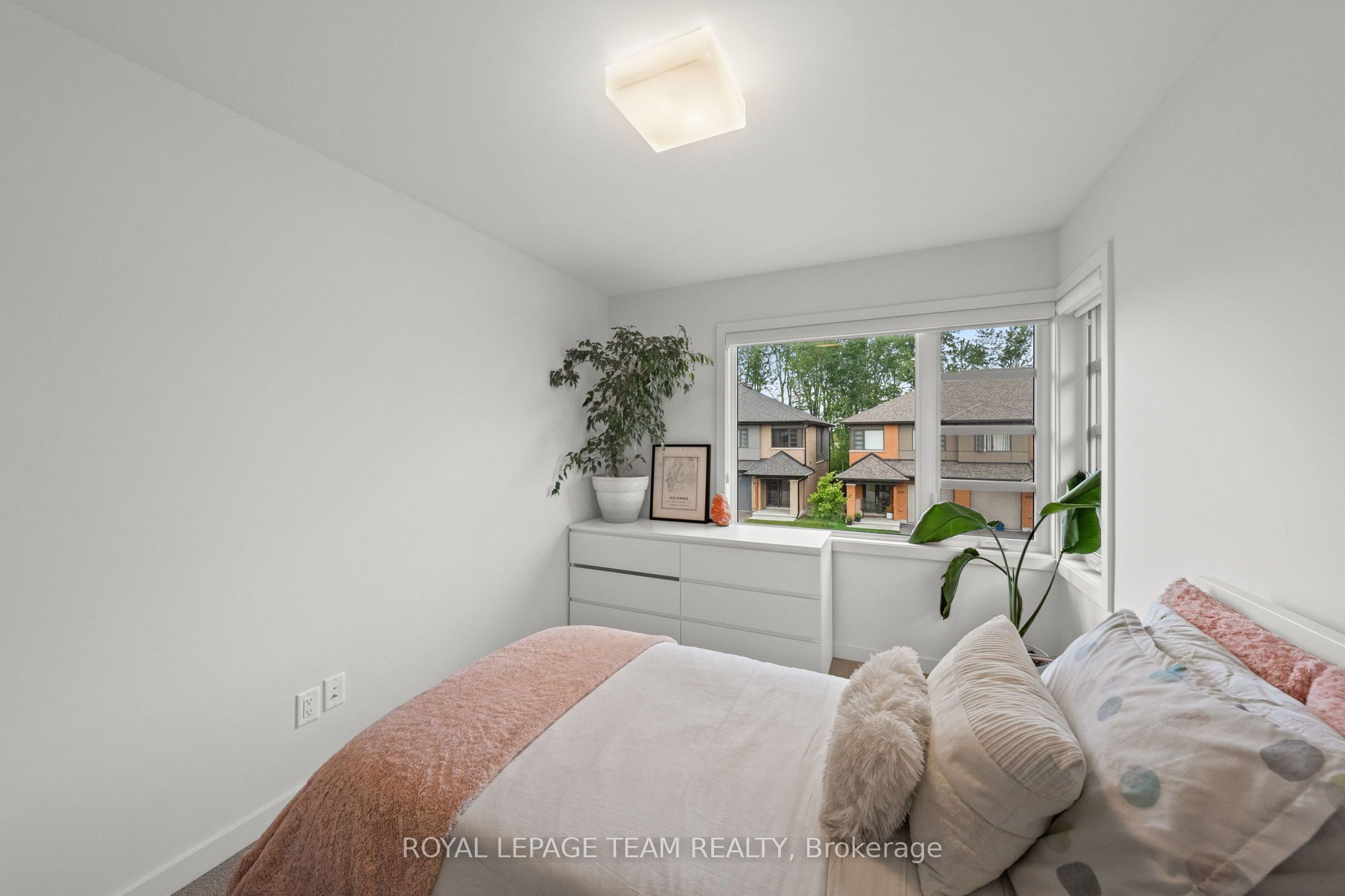 1037 Eider Street Property Photo 38