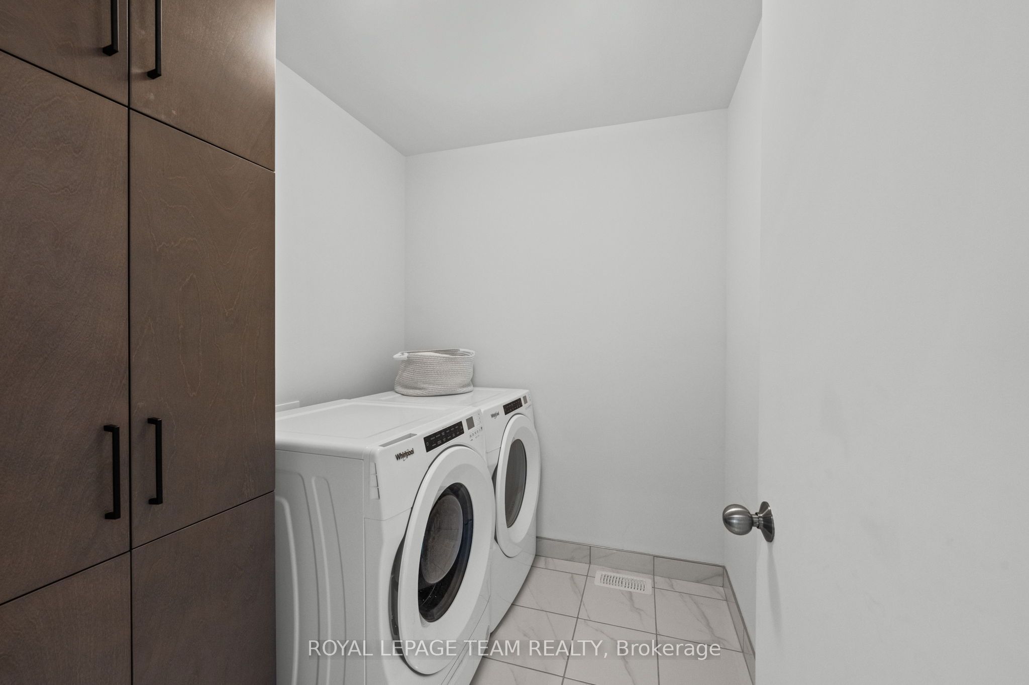 1037 Eider Street Property Photo 40