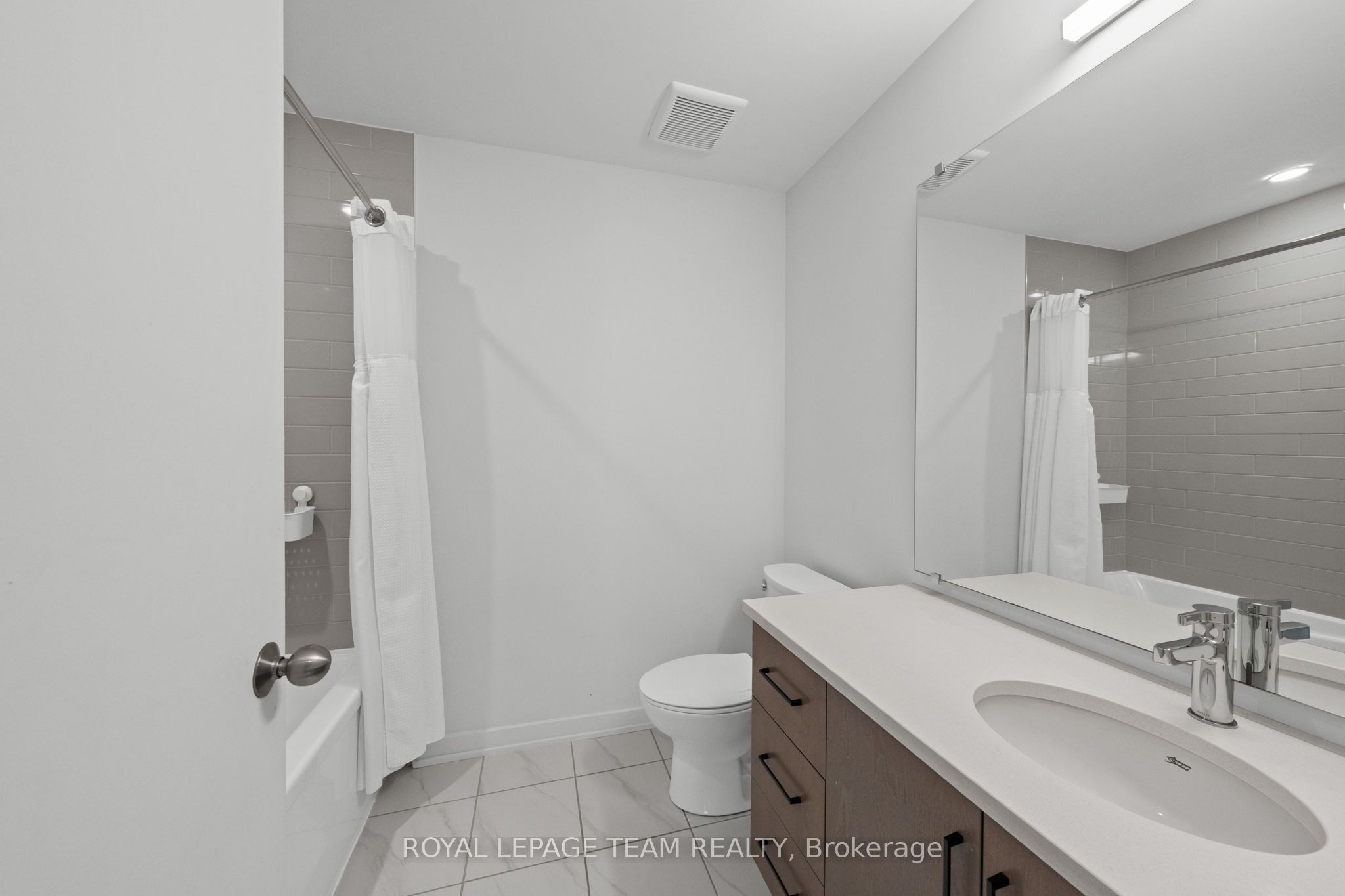 1037 Eider Street Property Photo 41