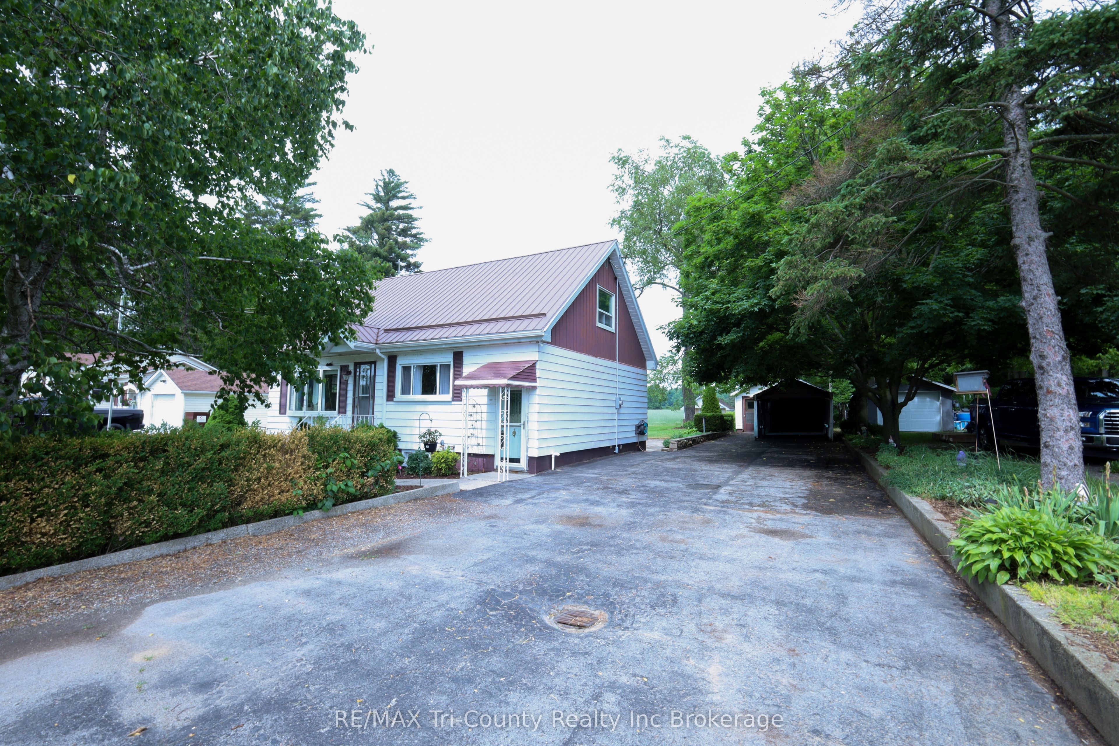 1360 Turkey Point Road Property Photo 1