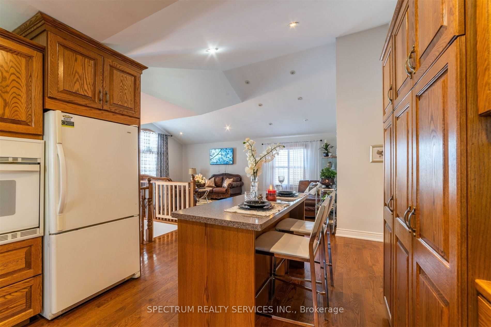 8112 Beaver Glen Drive Property Photo 18