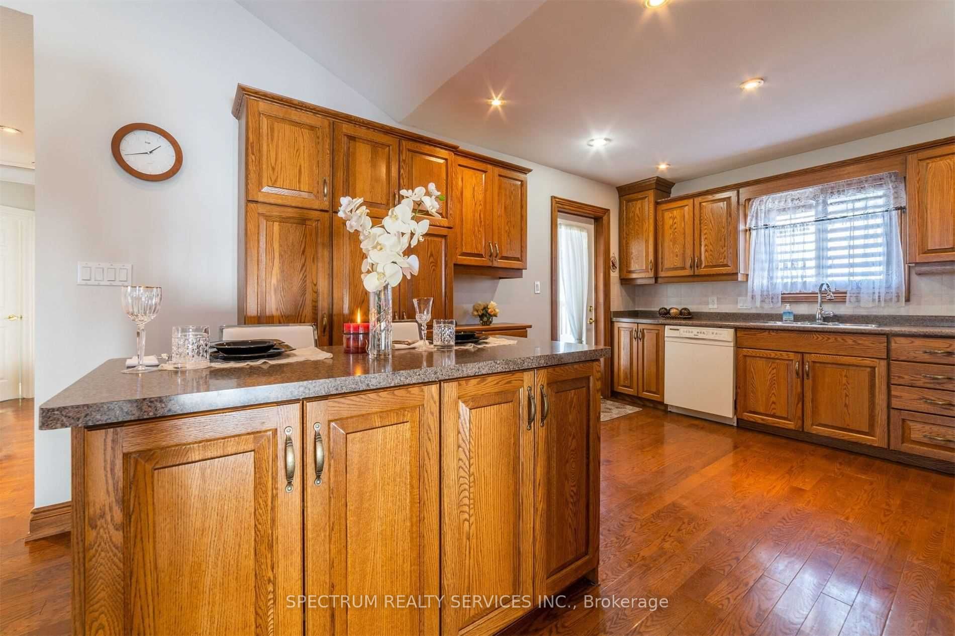 8112 Beaver Glen Drive Property Photo 19