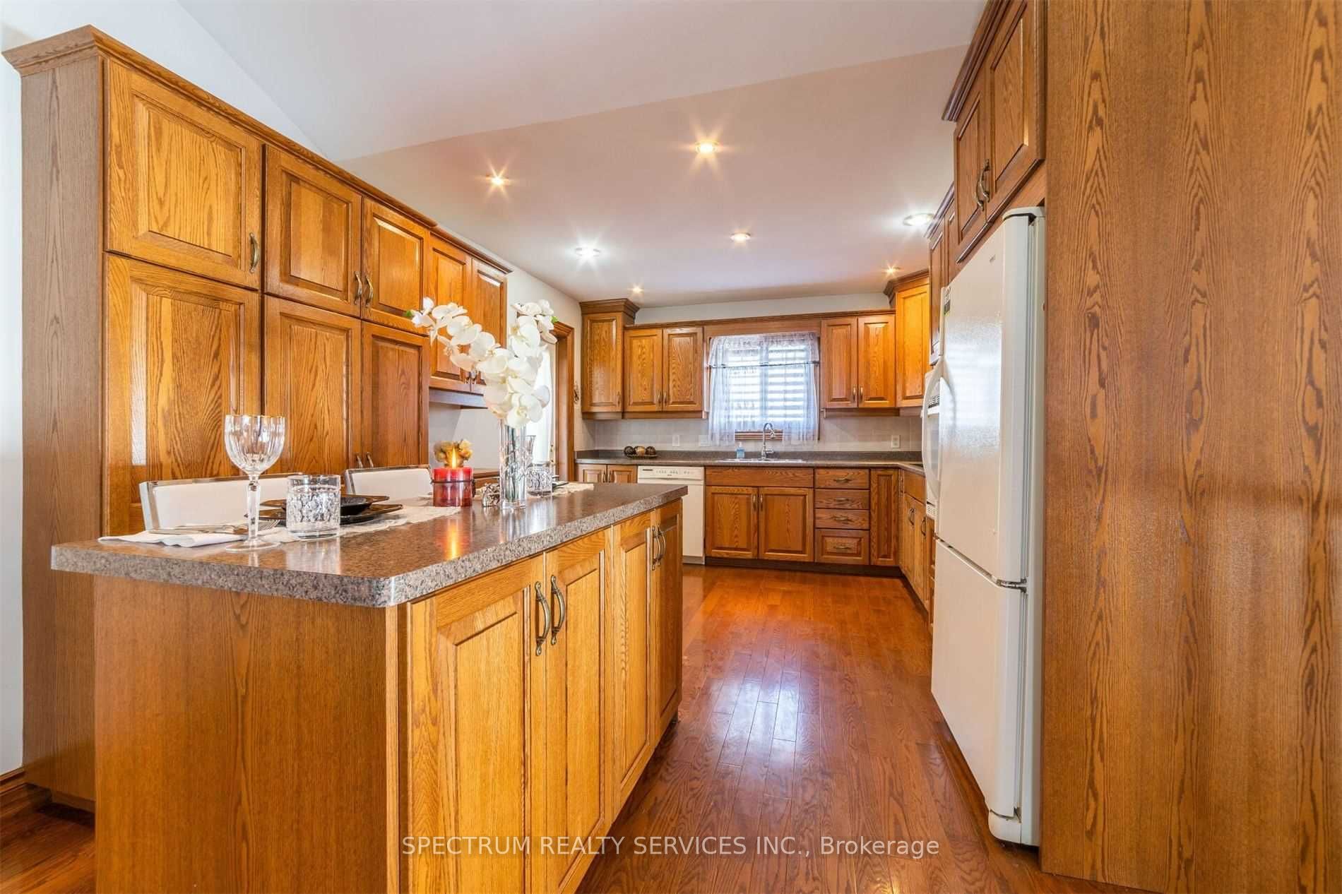 8112 Beaver Glen Drive Property Photo 20