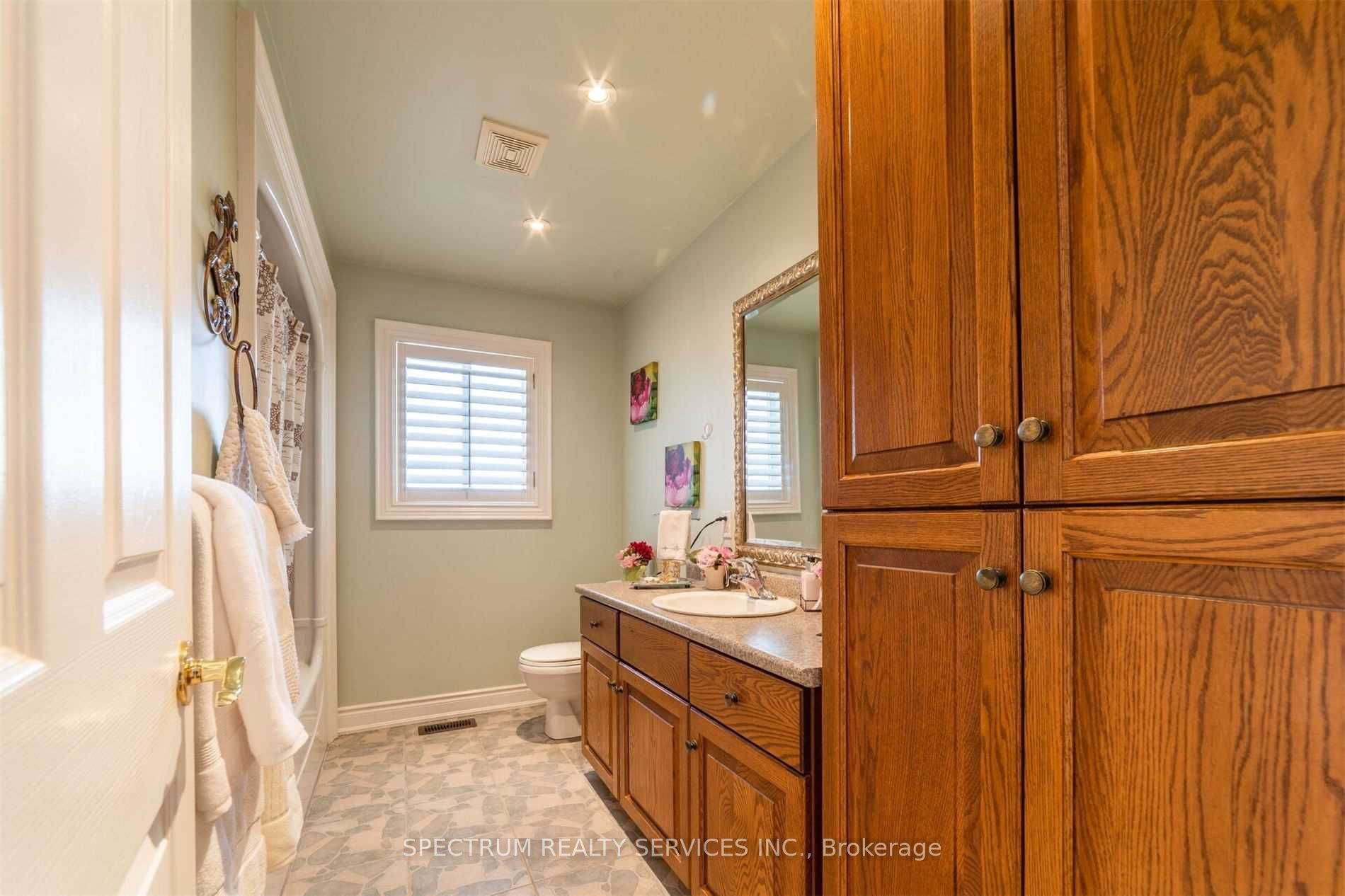 8112 Beaver Glen Drive Property Photo 25