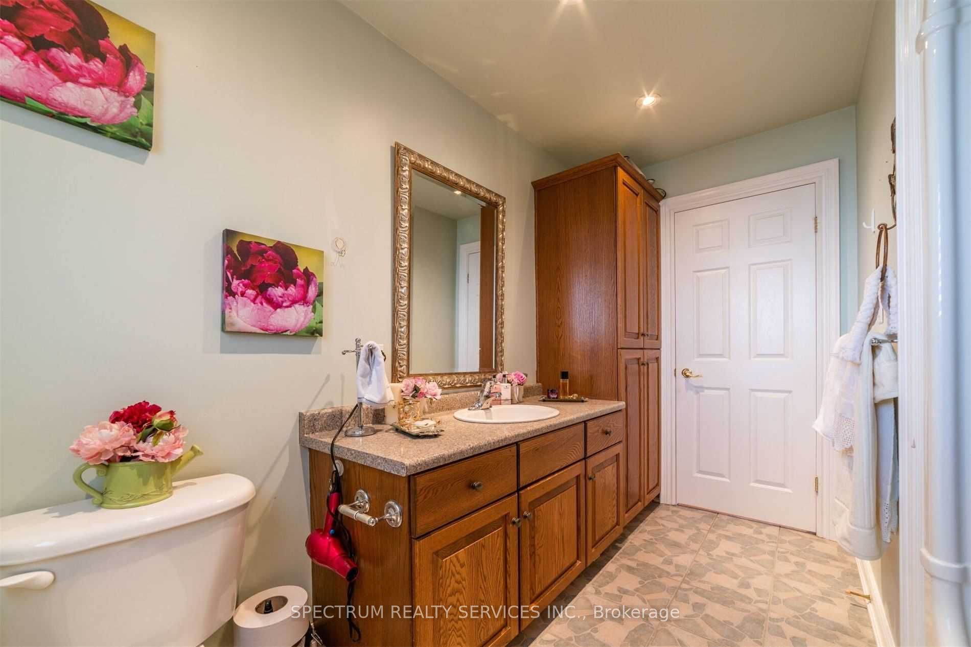8112 Beaver Glen Drive Property Photo 27