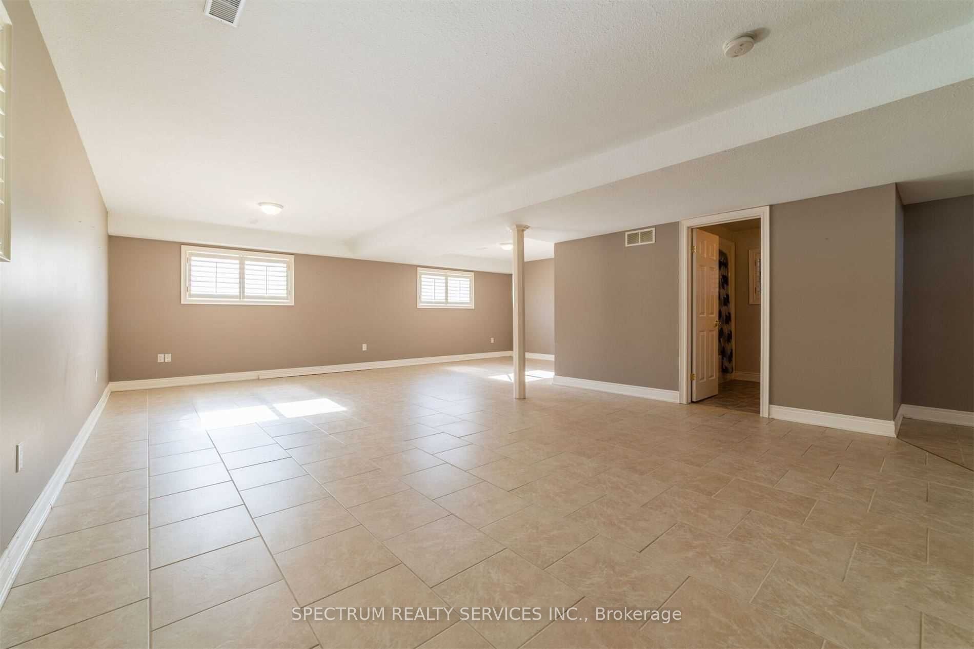 8112 Beaver Glen Drive Property Photo 36