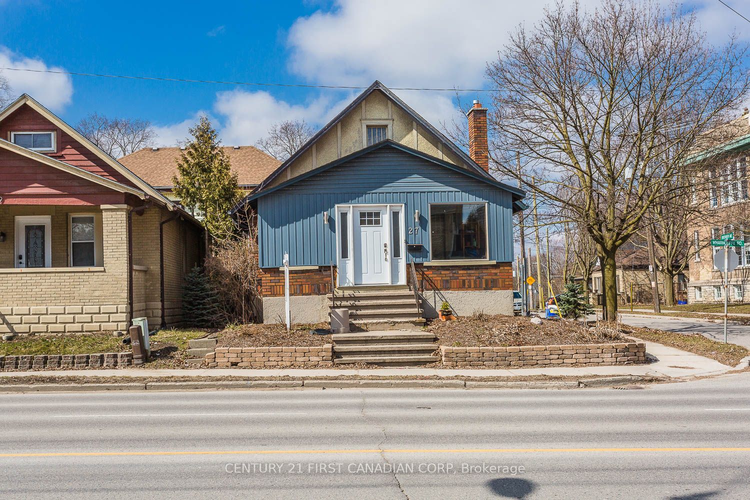 27 Wharncliffe Road S Property Photo 1