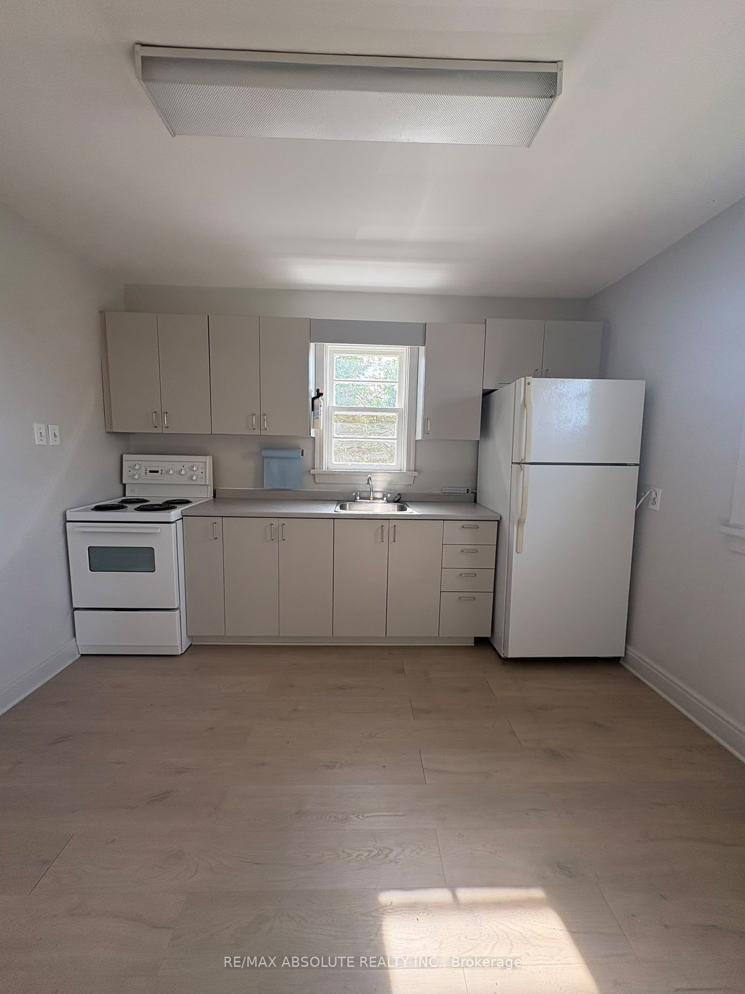 2 Holland Avenue 1 Property Photo 13