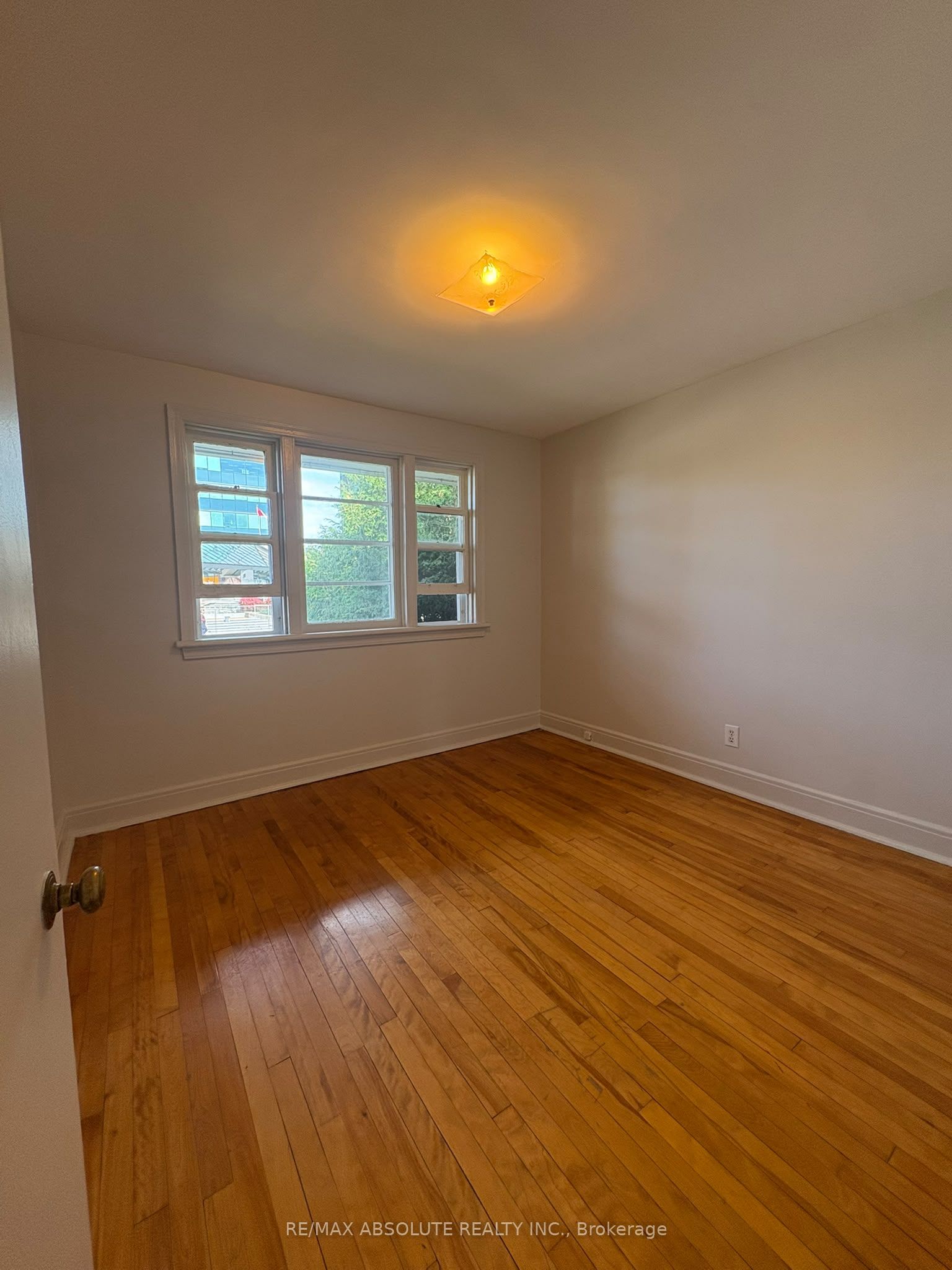 2 Holland Avenue 1 Property Photo 18