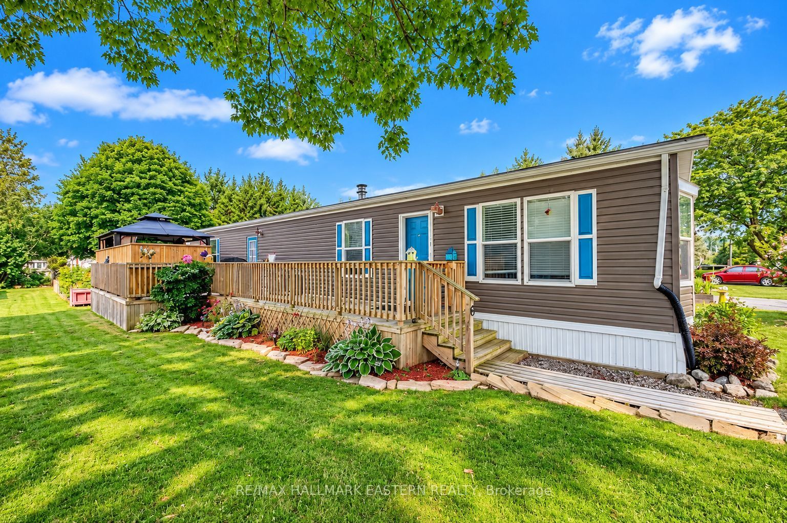 6 Hillview Drive Property Photo 1