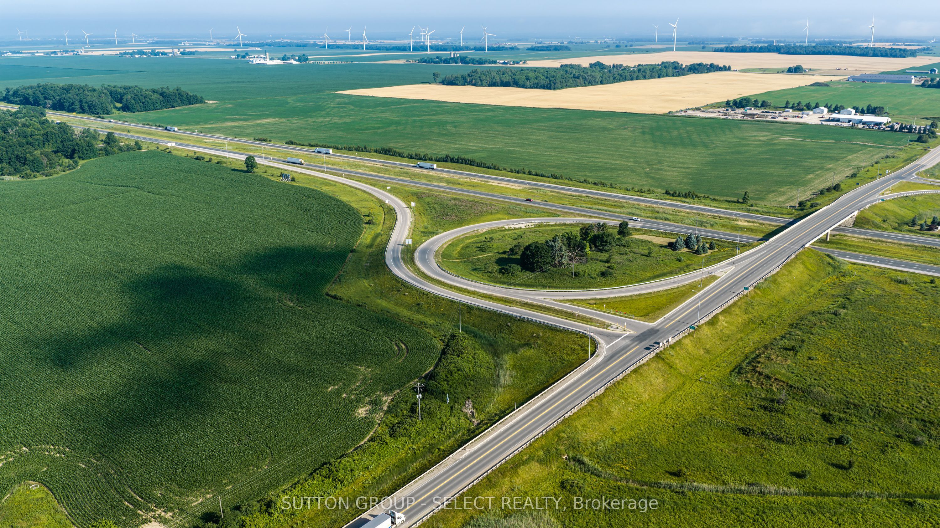 28711 Centre Road Property Photo 5