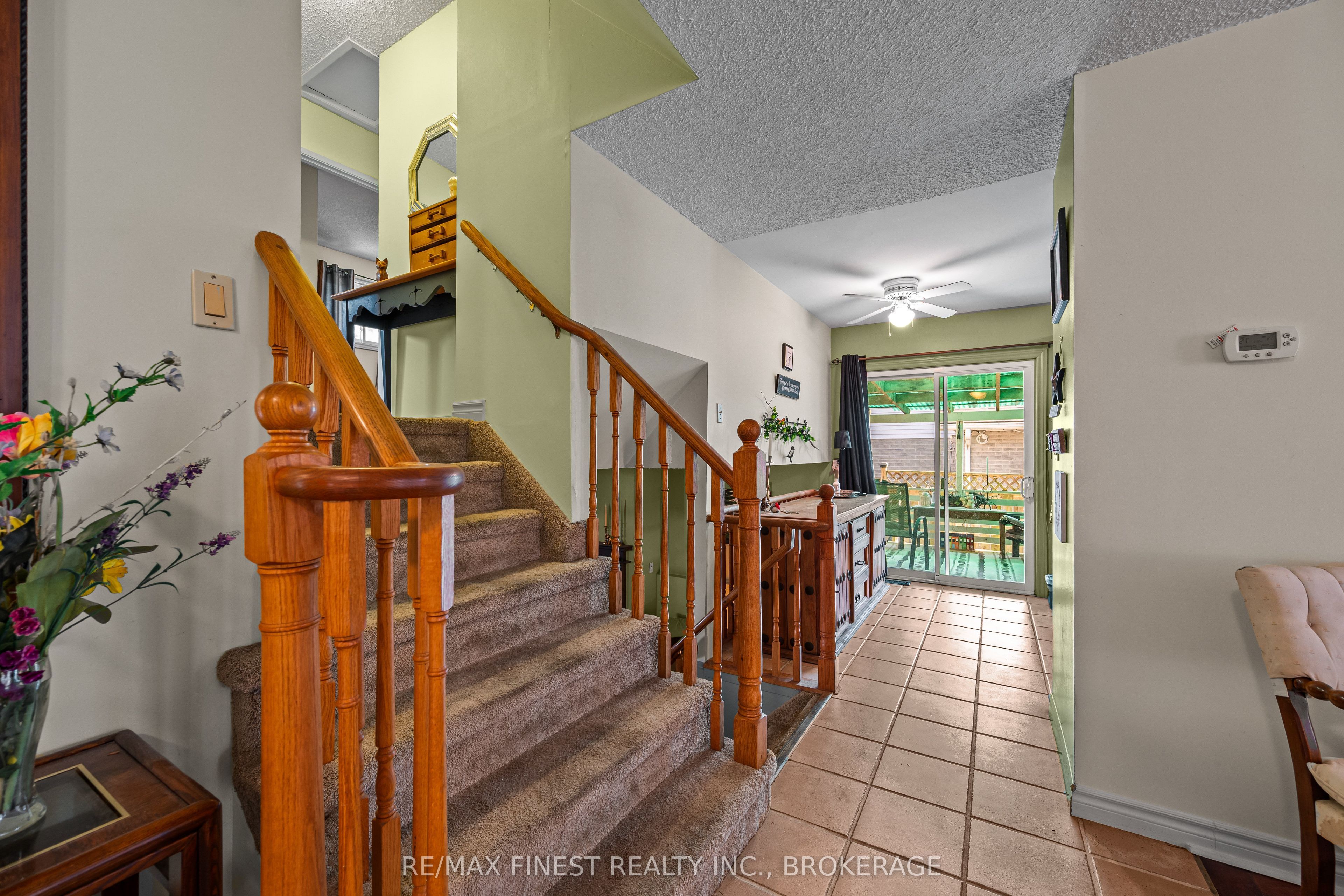 105 Grenadier Drive Property Photo 6