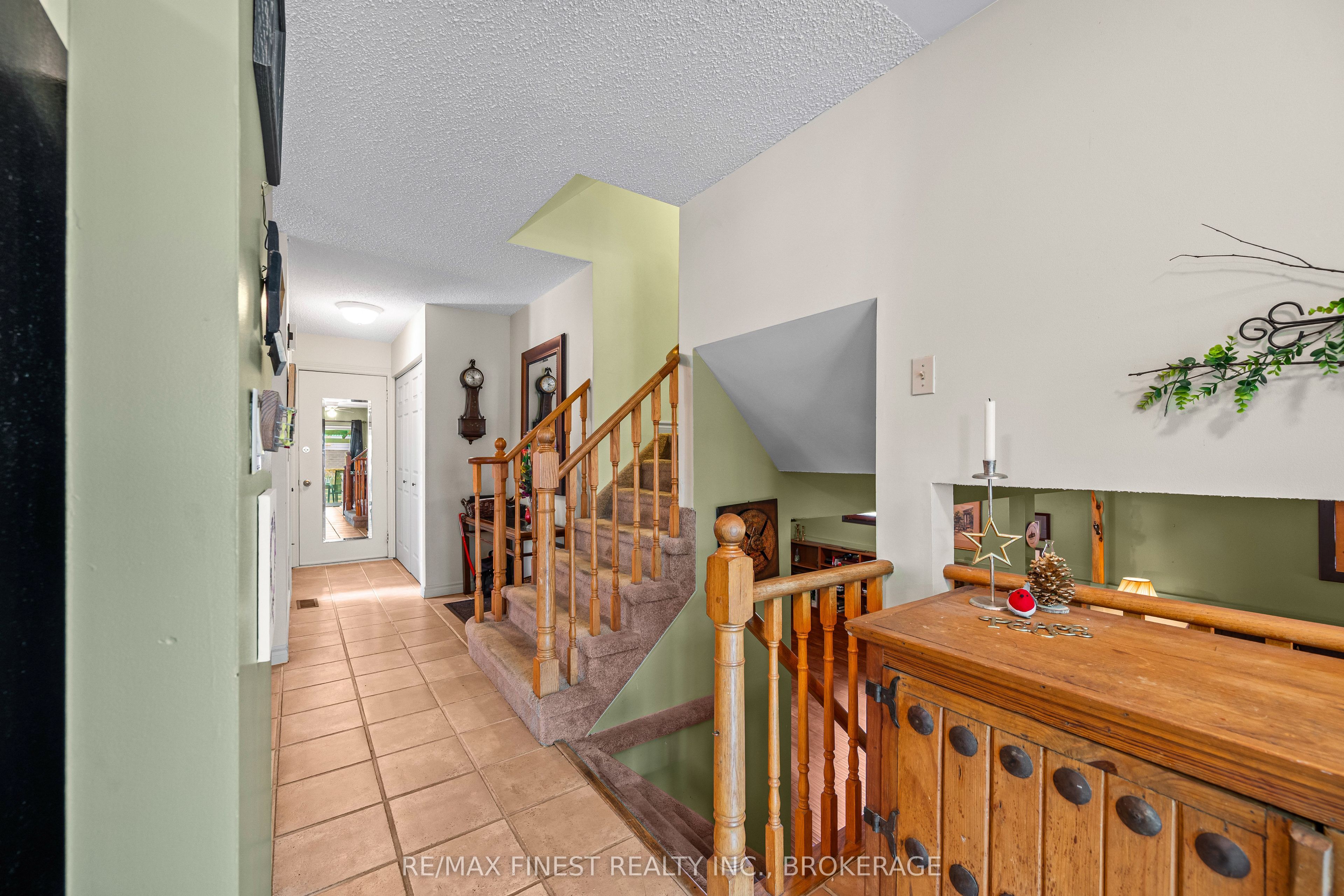 105 Grenadier Drive Property Photo 7