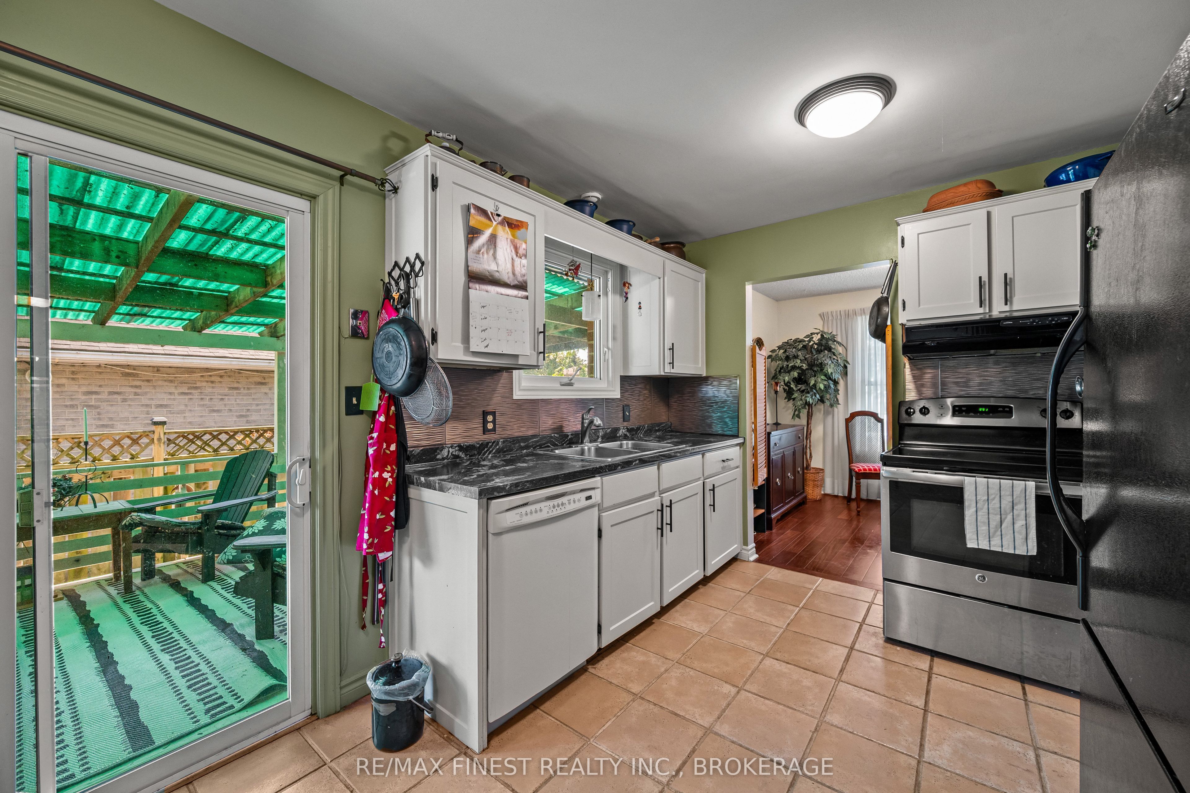 105 Grenadier Drive Property Photo 11