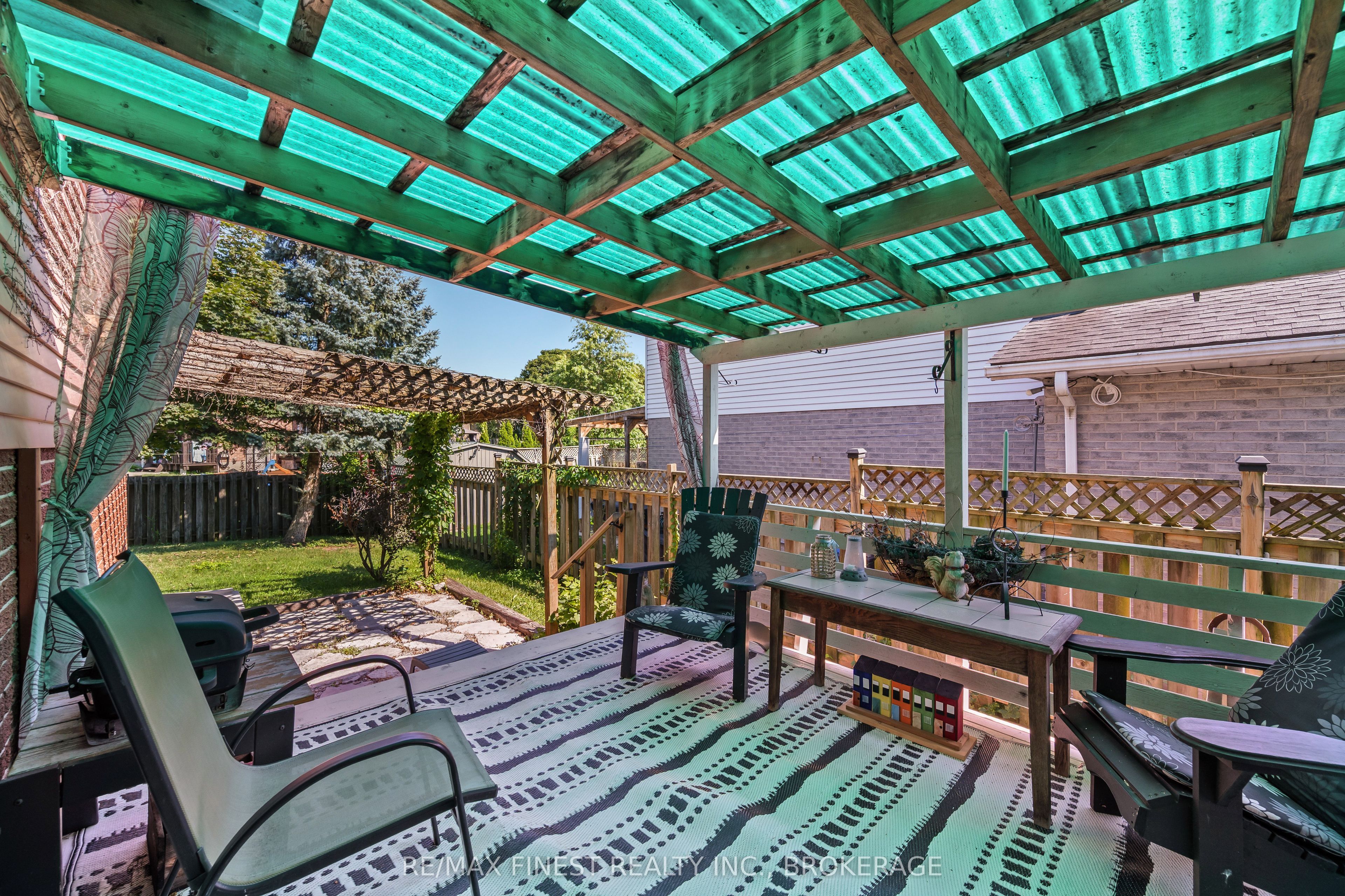 105 Grenadier Drive Property Photo 13