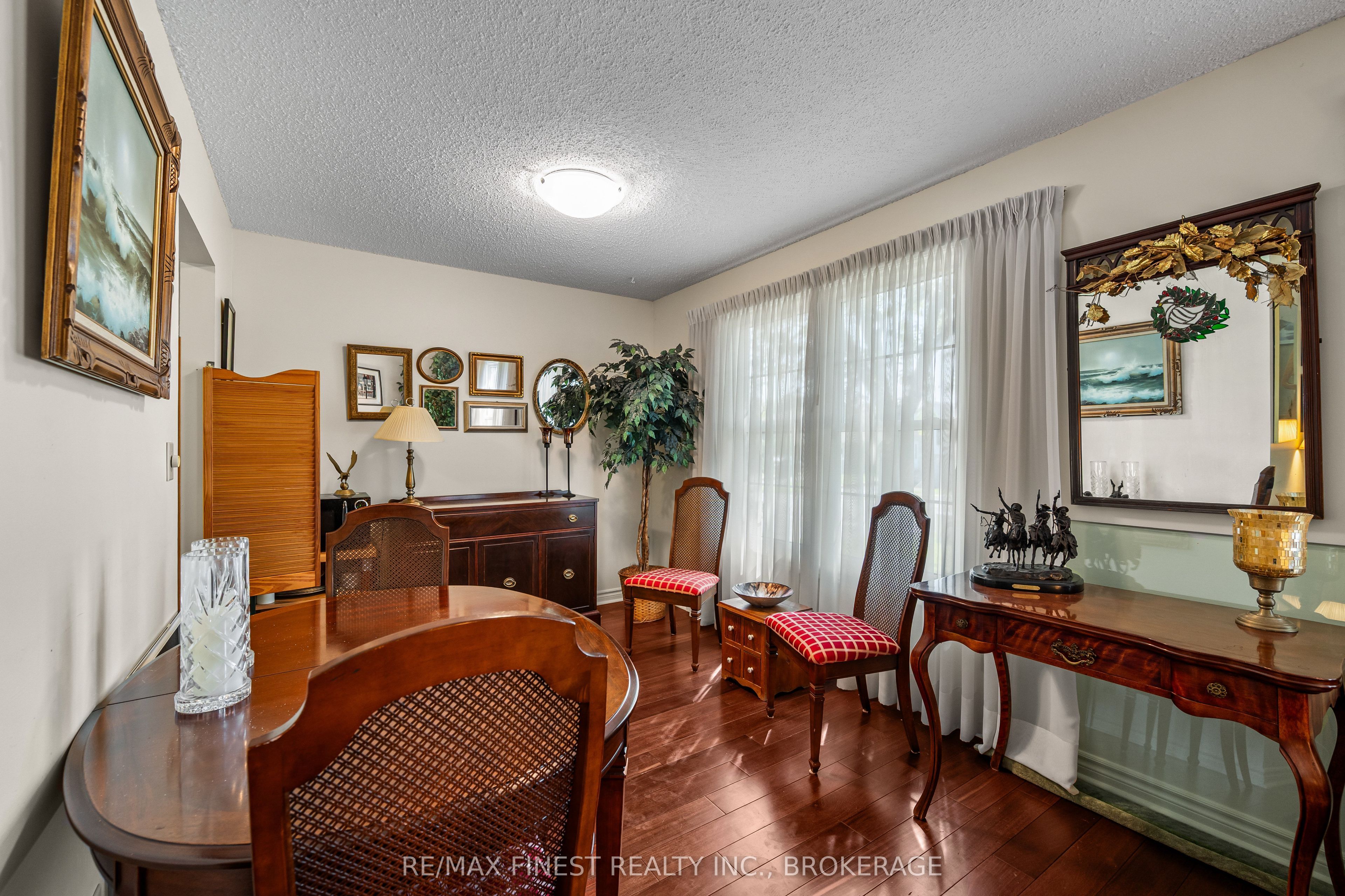 105 Grenadier Drive Property Photo 16