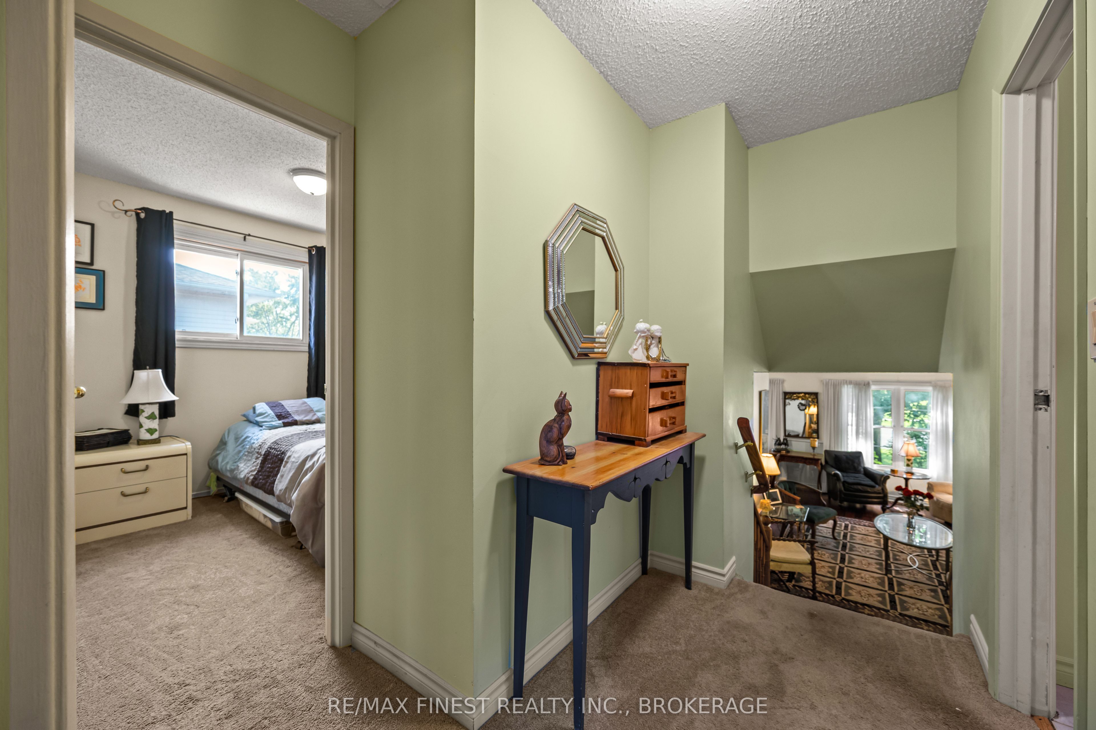 105 Grenadier Drive Property Photo 18