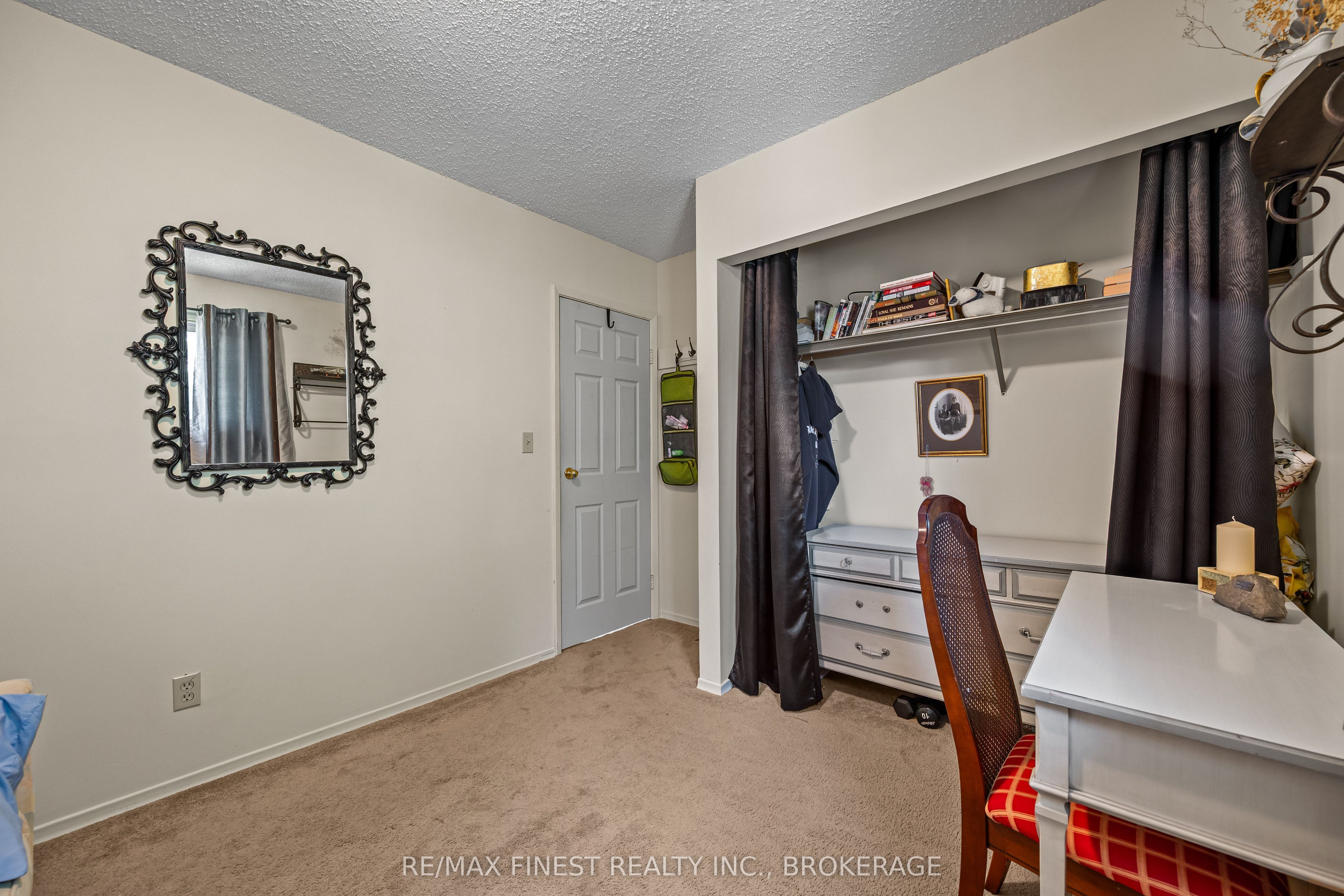 105 Grenadier Drive Property Photo 20