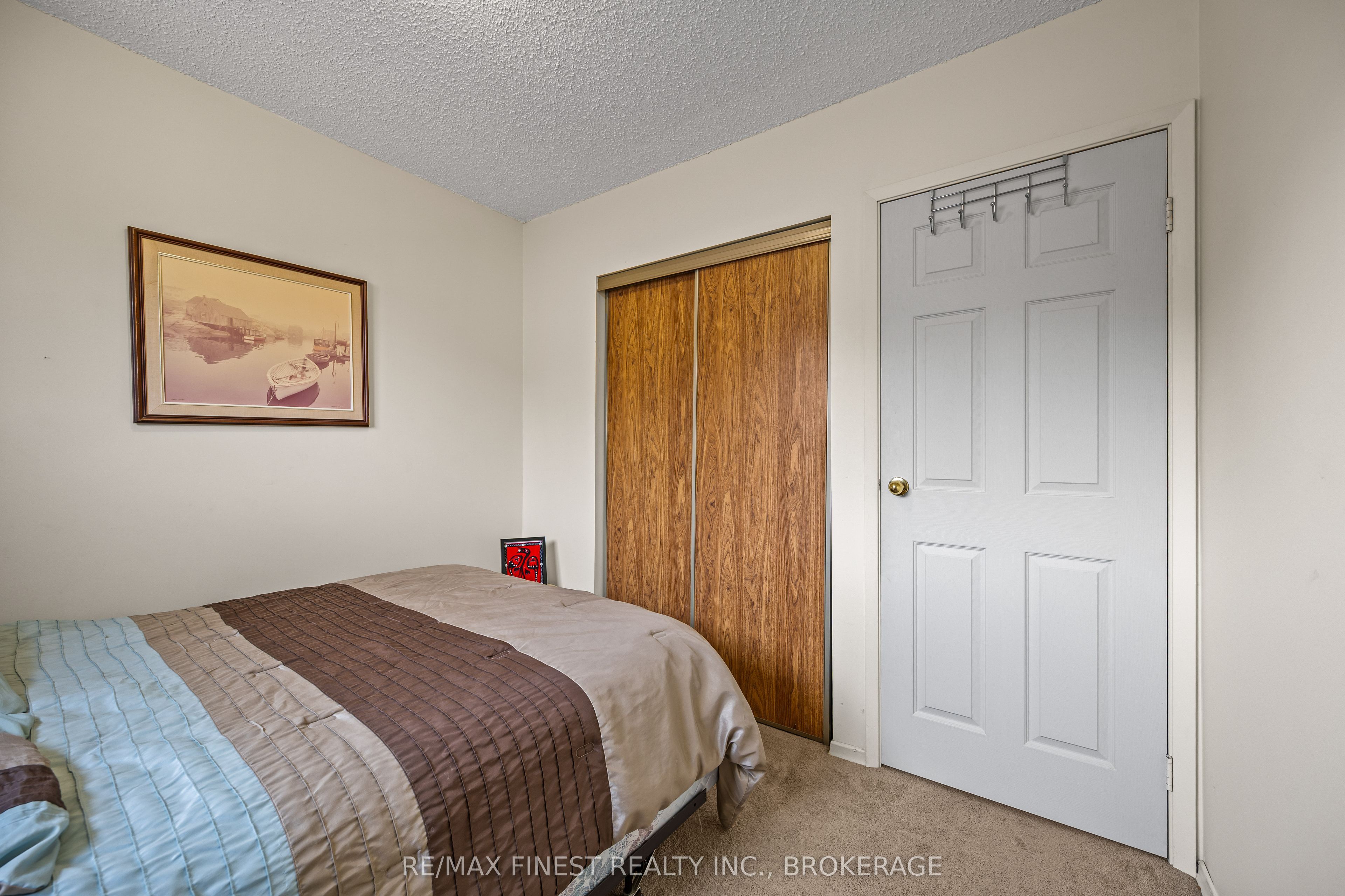 105 Grenadier Drive Property Photo 22