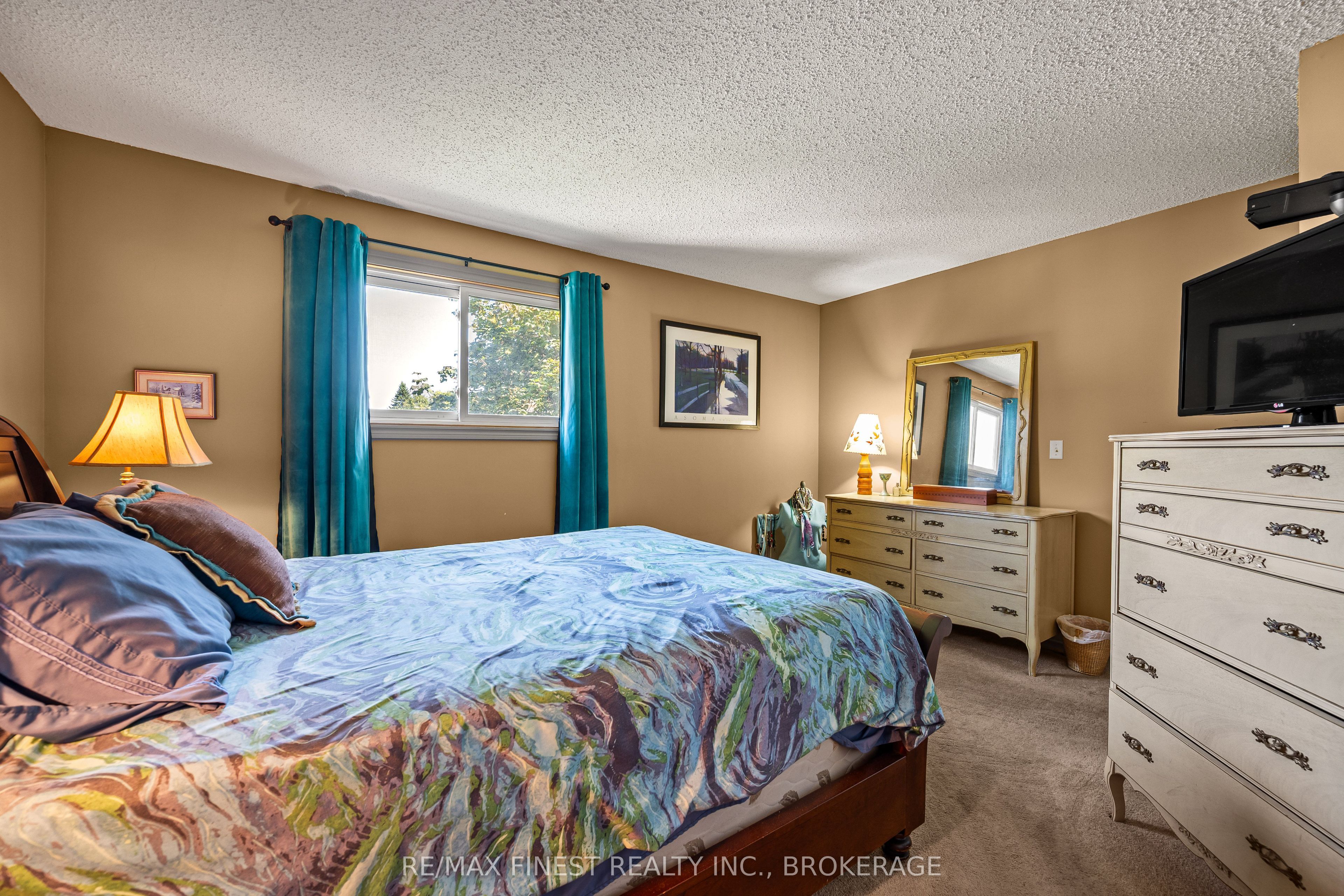 105 Grenadier Drive Property Photo 24