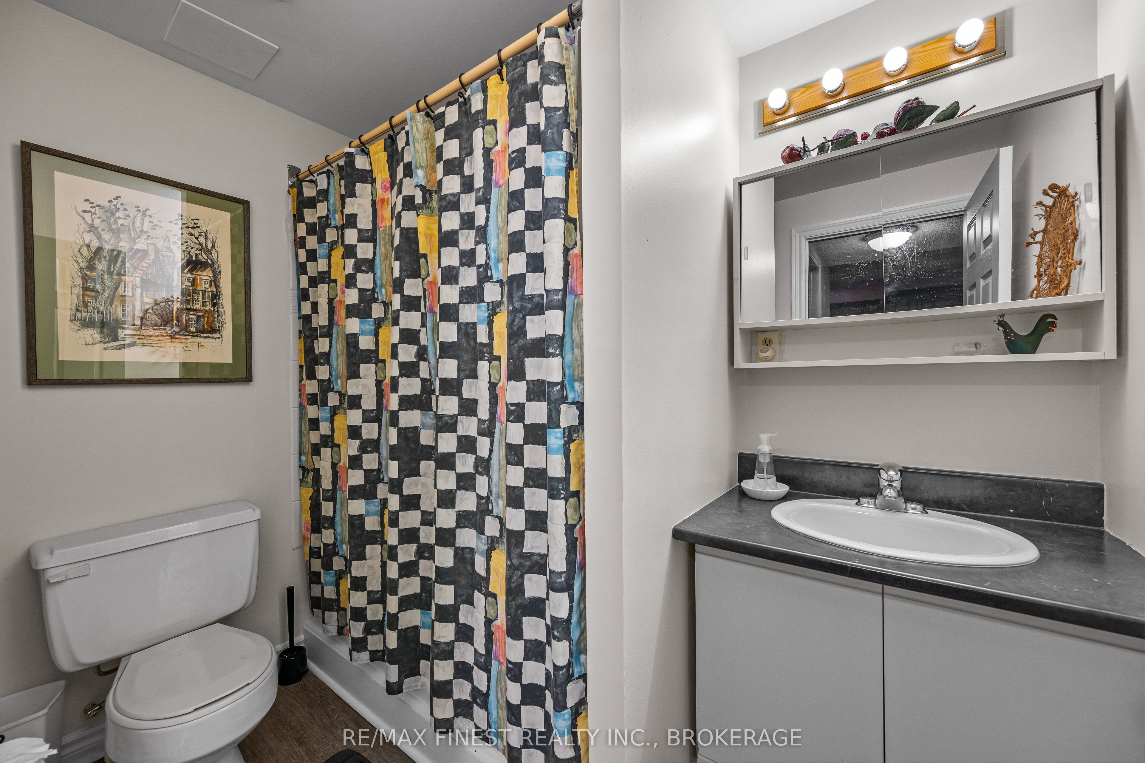 105 Grenadier Drive Property Photo 30