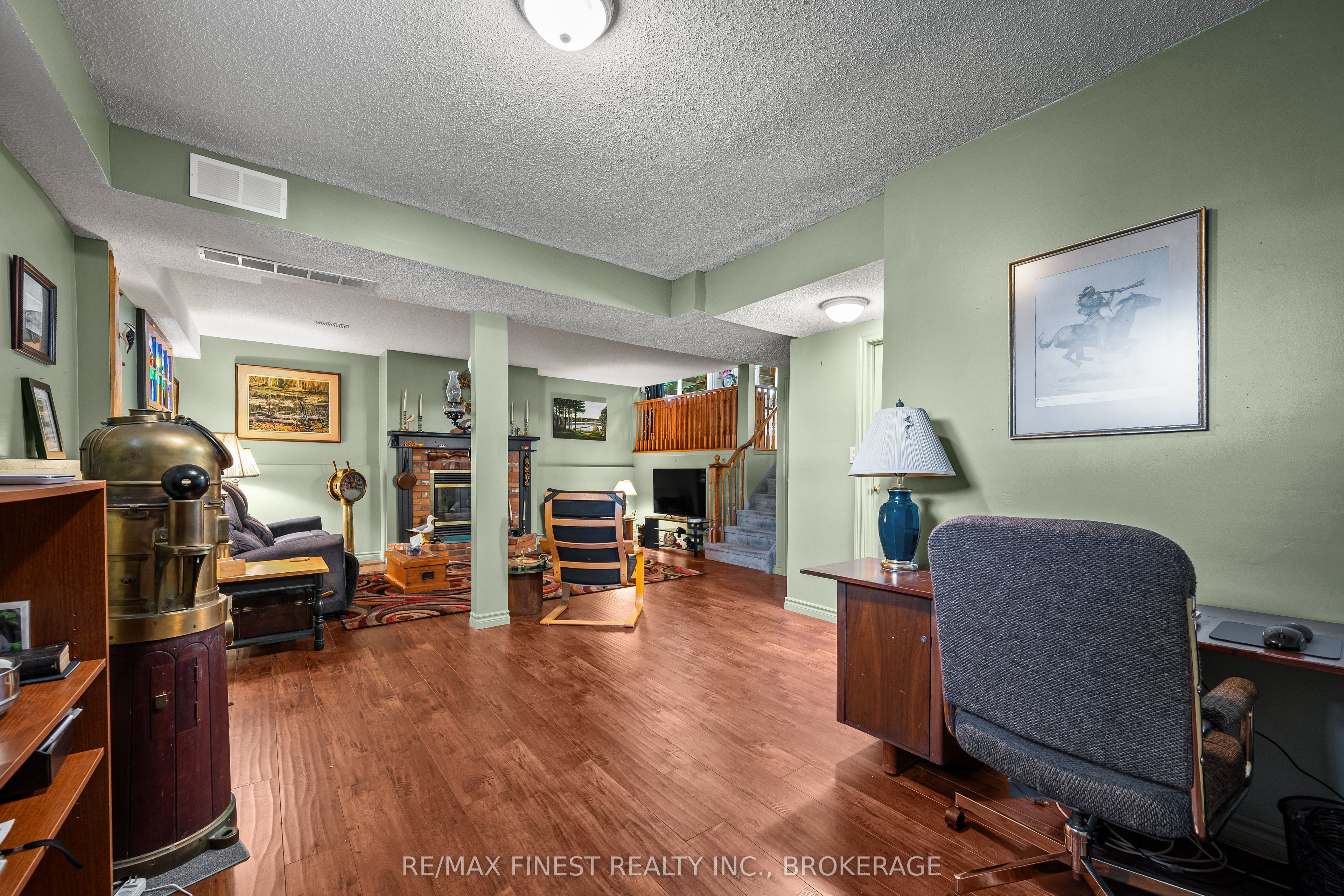 105 Grenadier Drive Property Photo 31