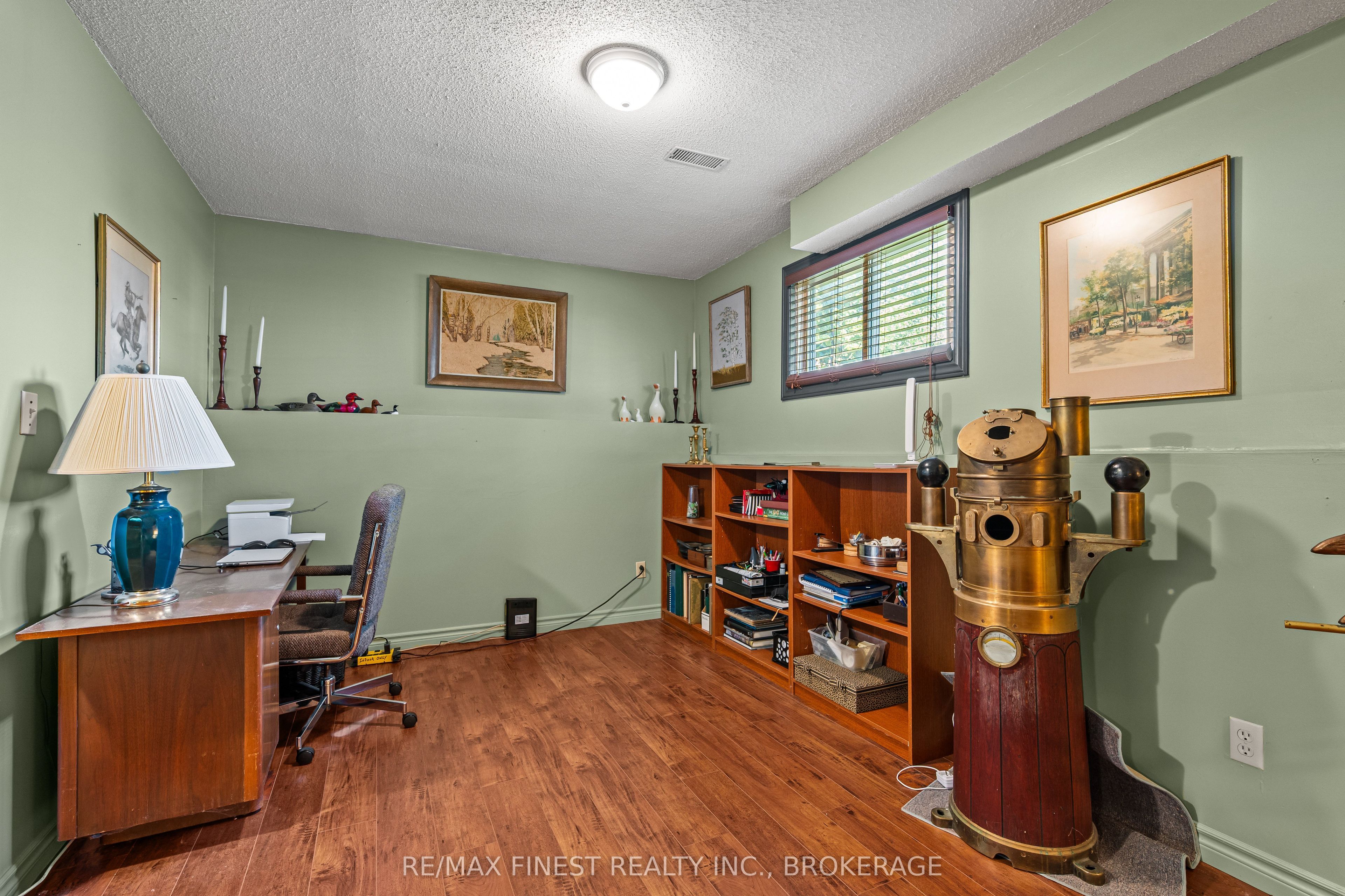 105 Grenadier Drive Property Photo 32