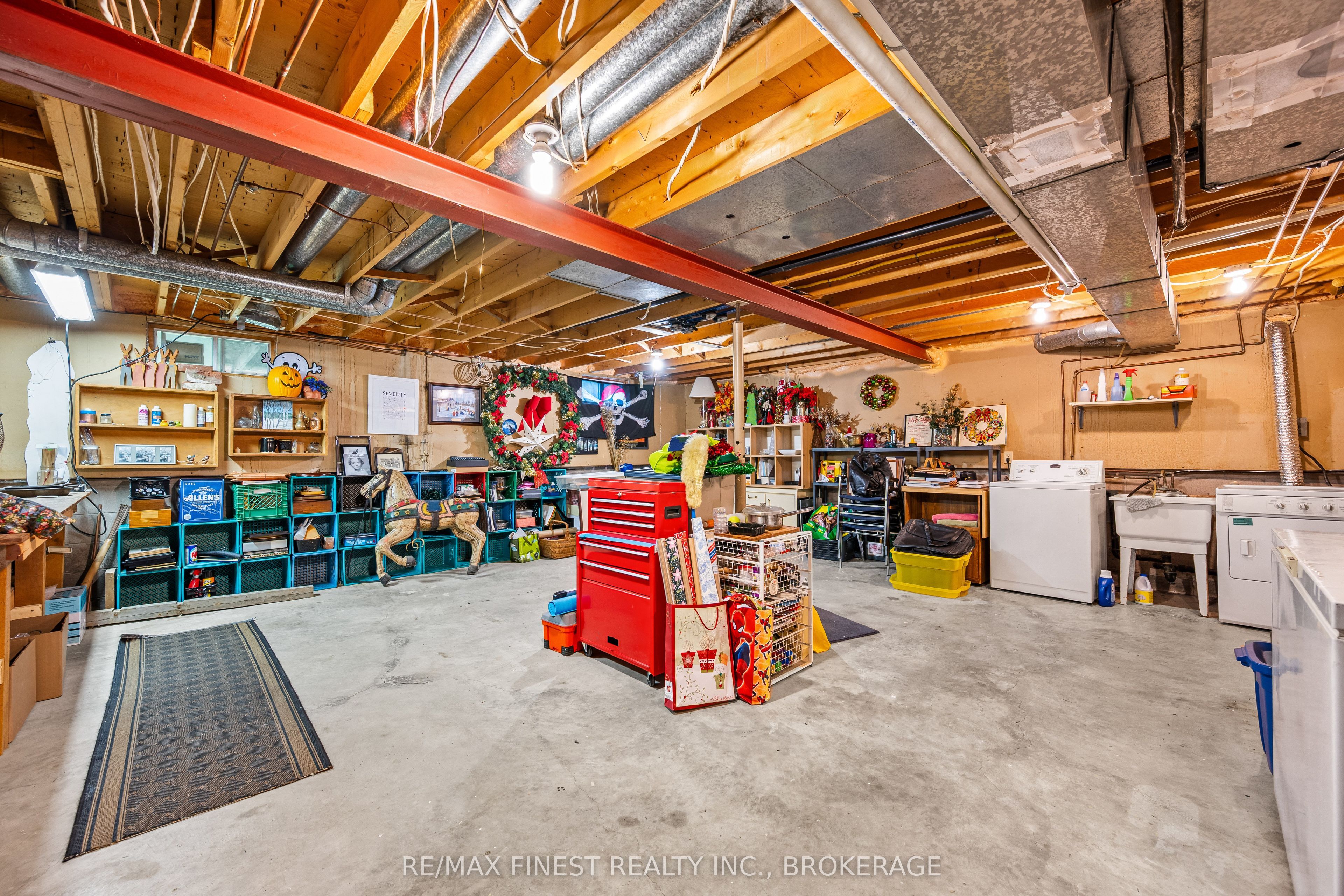 105 Grenadier Drive Property Photo 35