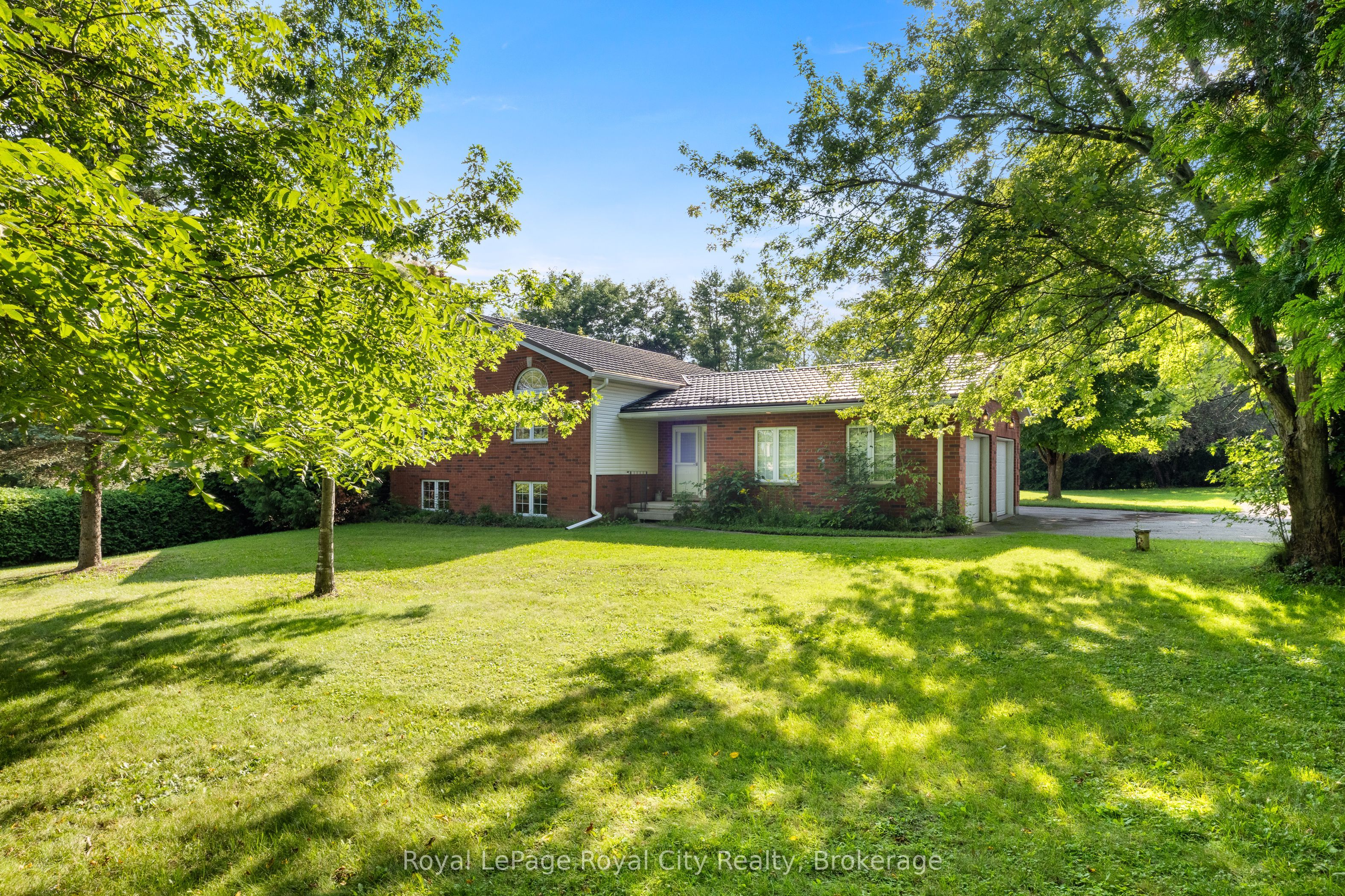 4452 Sideroad 20 N Property Photo 1