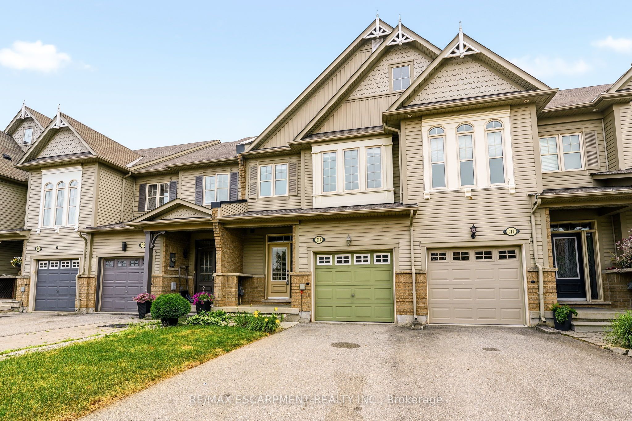 215 Nisbet Boulevard Property Photo 1