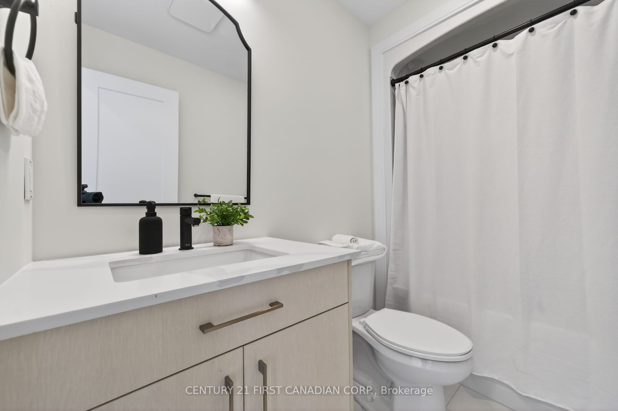 16 Sheldabren Street Property Photo 28