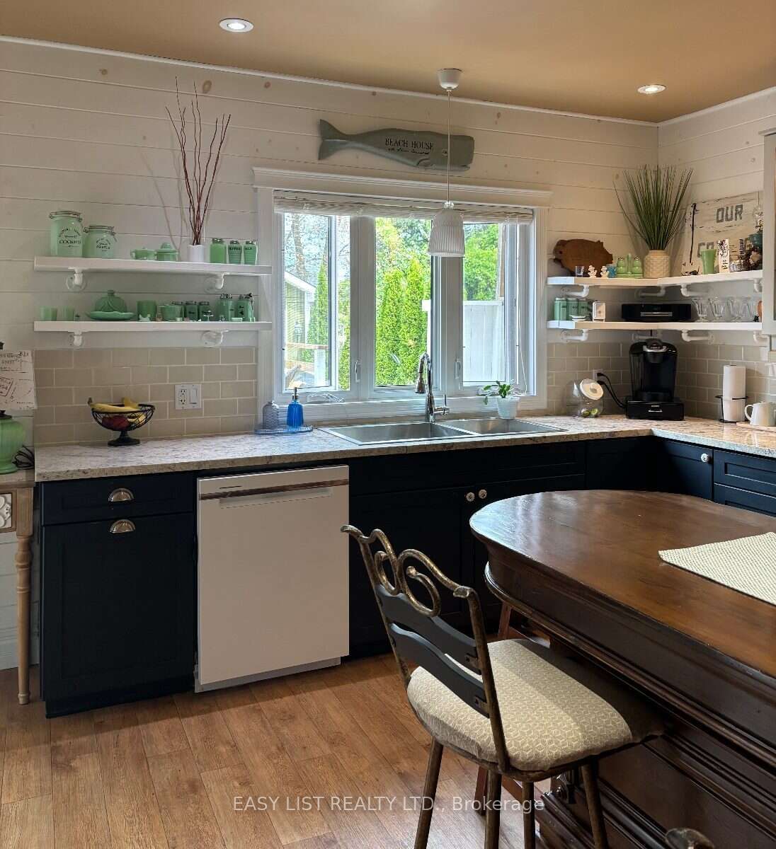 32 Nelson Street E Property Photo 21